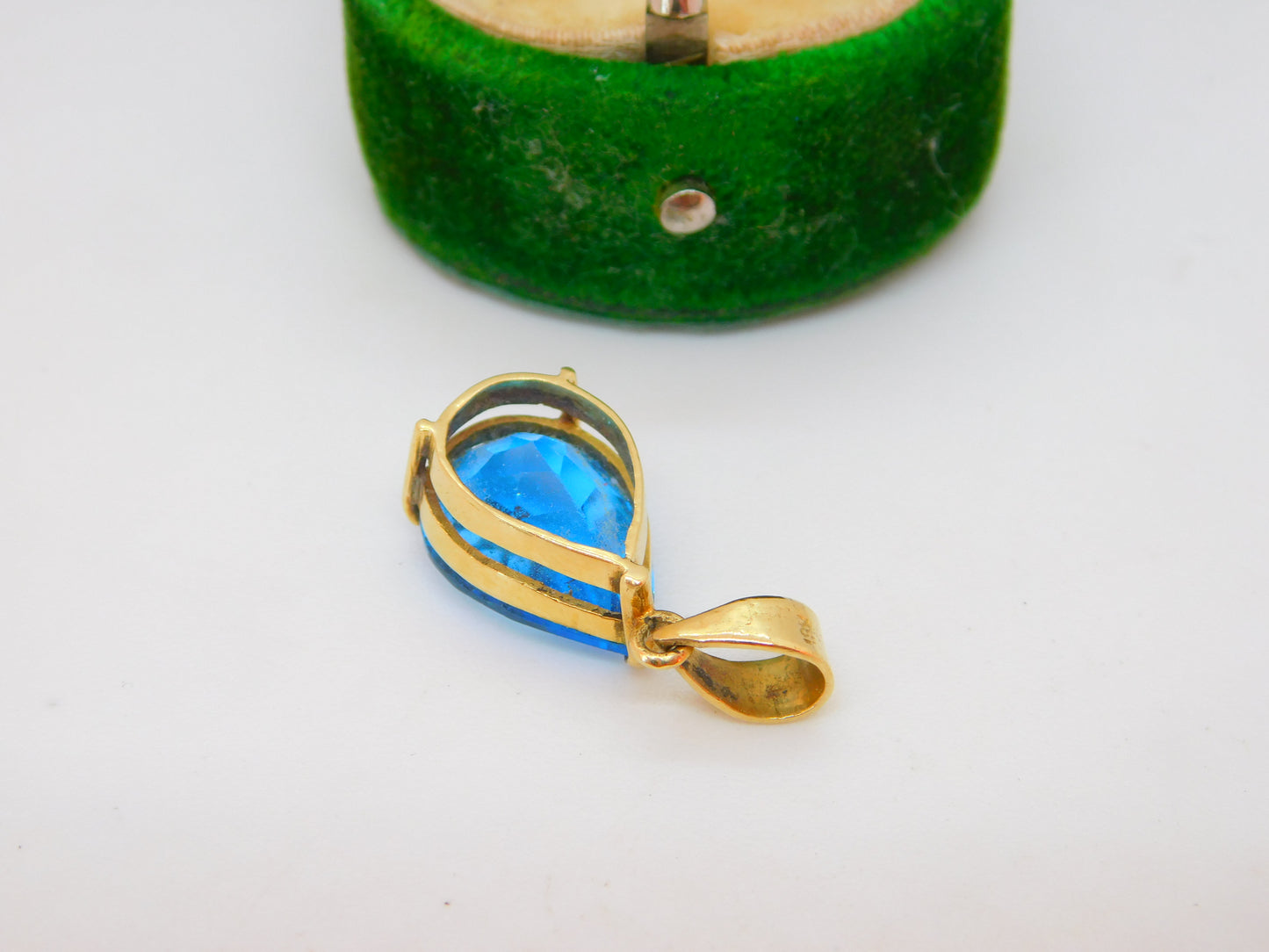 18ct Yellow Gold & Blue Topaz Pear Drop Pendant Vintage c1980