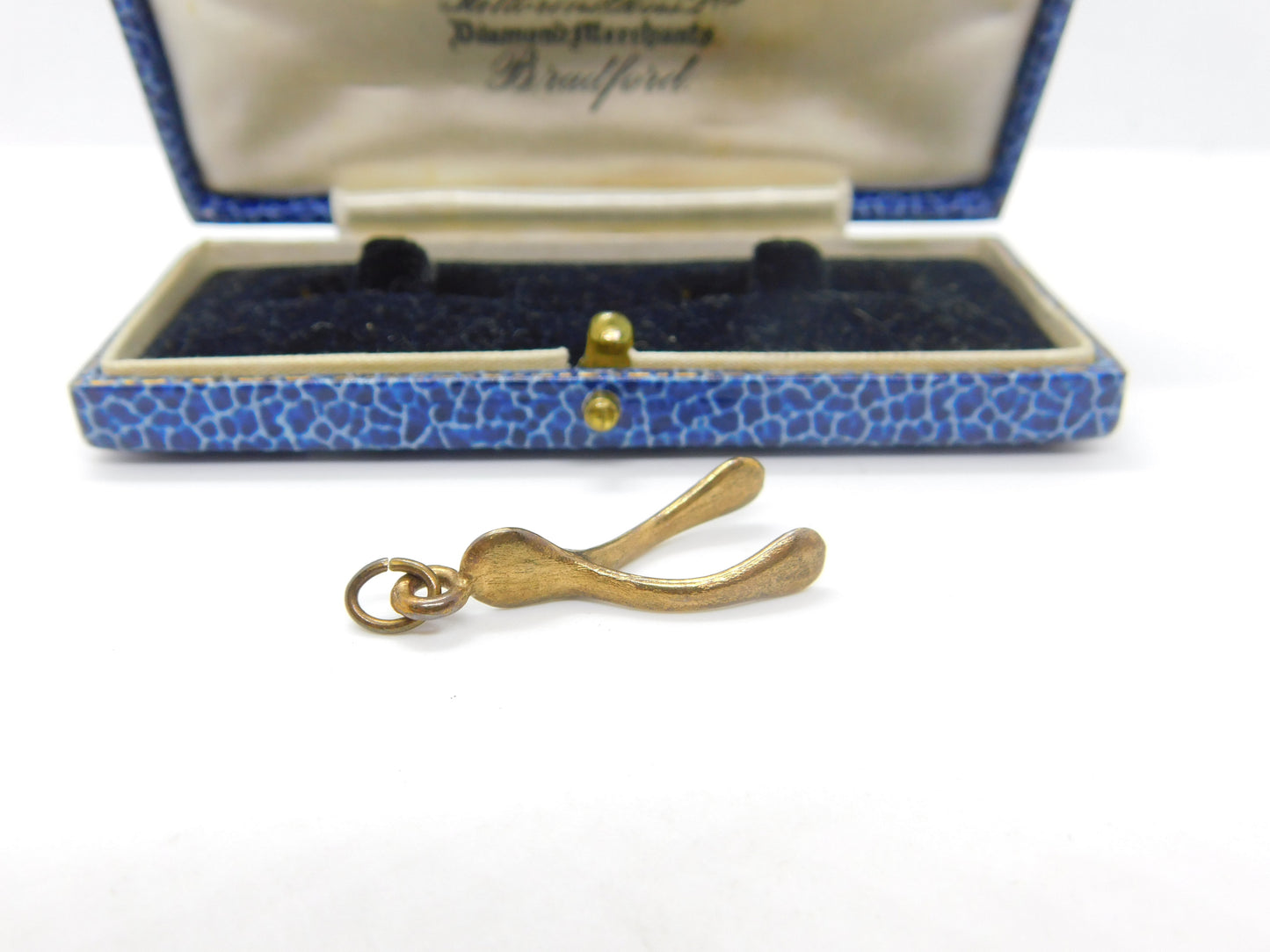 9ct Yellow Gold Wishbone Form Charm or Pendant Vintage 1979 London