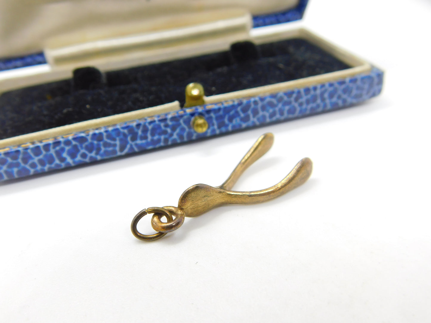 9ct Yellow Gold Wishbone Form Charm or Pendant Vintage 1979 London