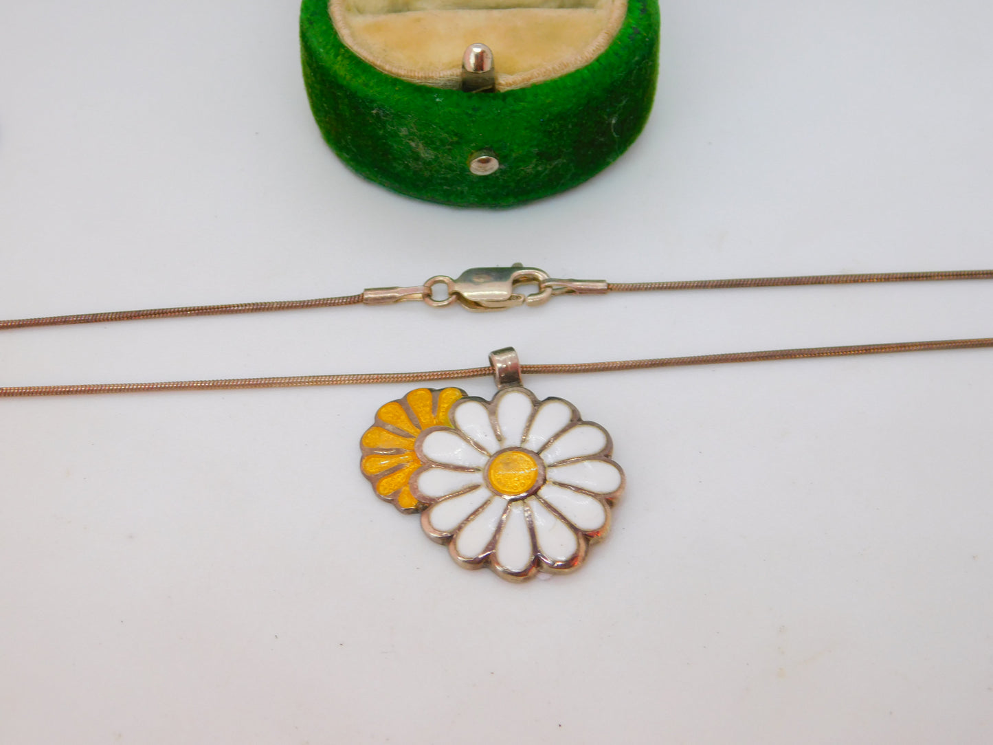 Margot De Taxco Sterling Silver Daisy Flower Enamel Pendant Necklace Vintage