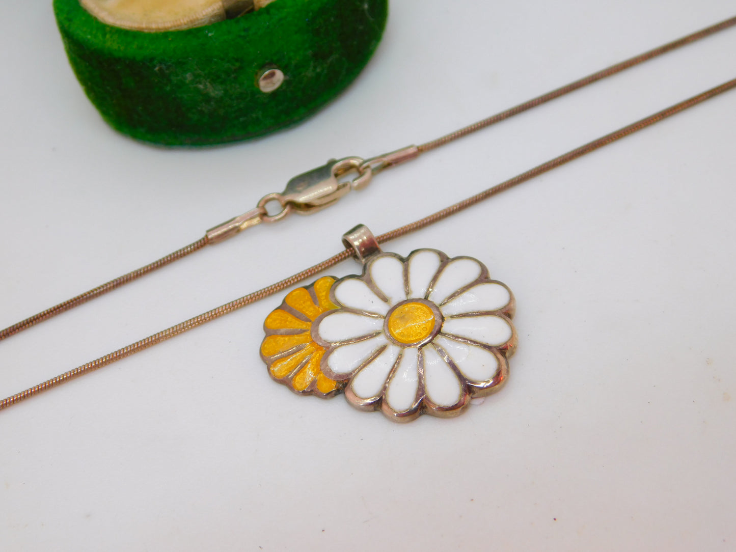 Margot De Taxco Sterling Silver Daisy Flower Enamel Pendant Necklace Vintage