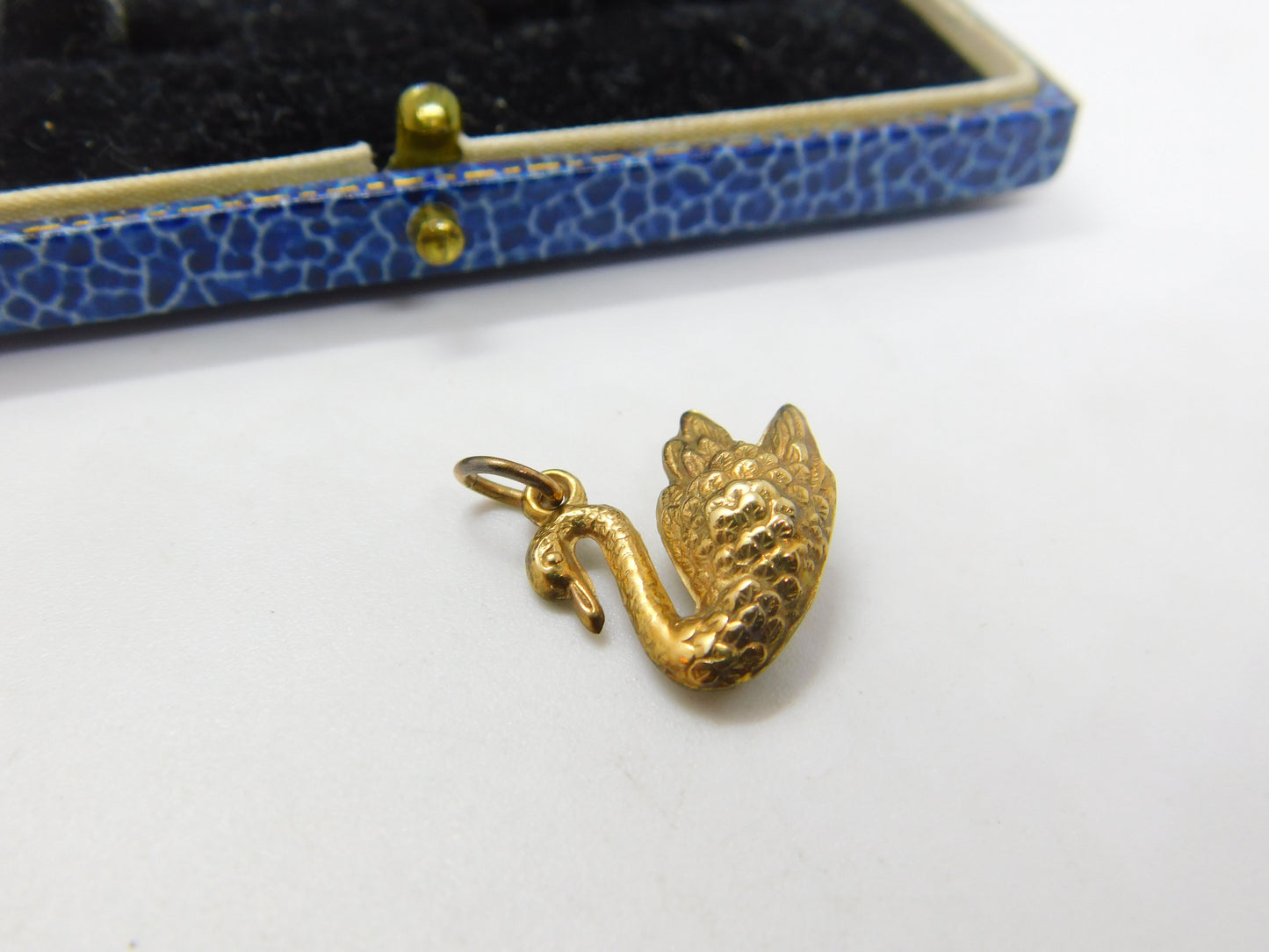 9ct Yellow Gold Proud Swan Charm or Pendant Vintage 1977 Sheffield