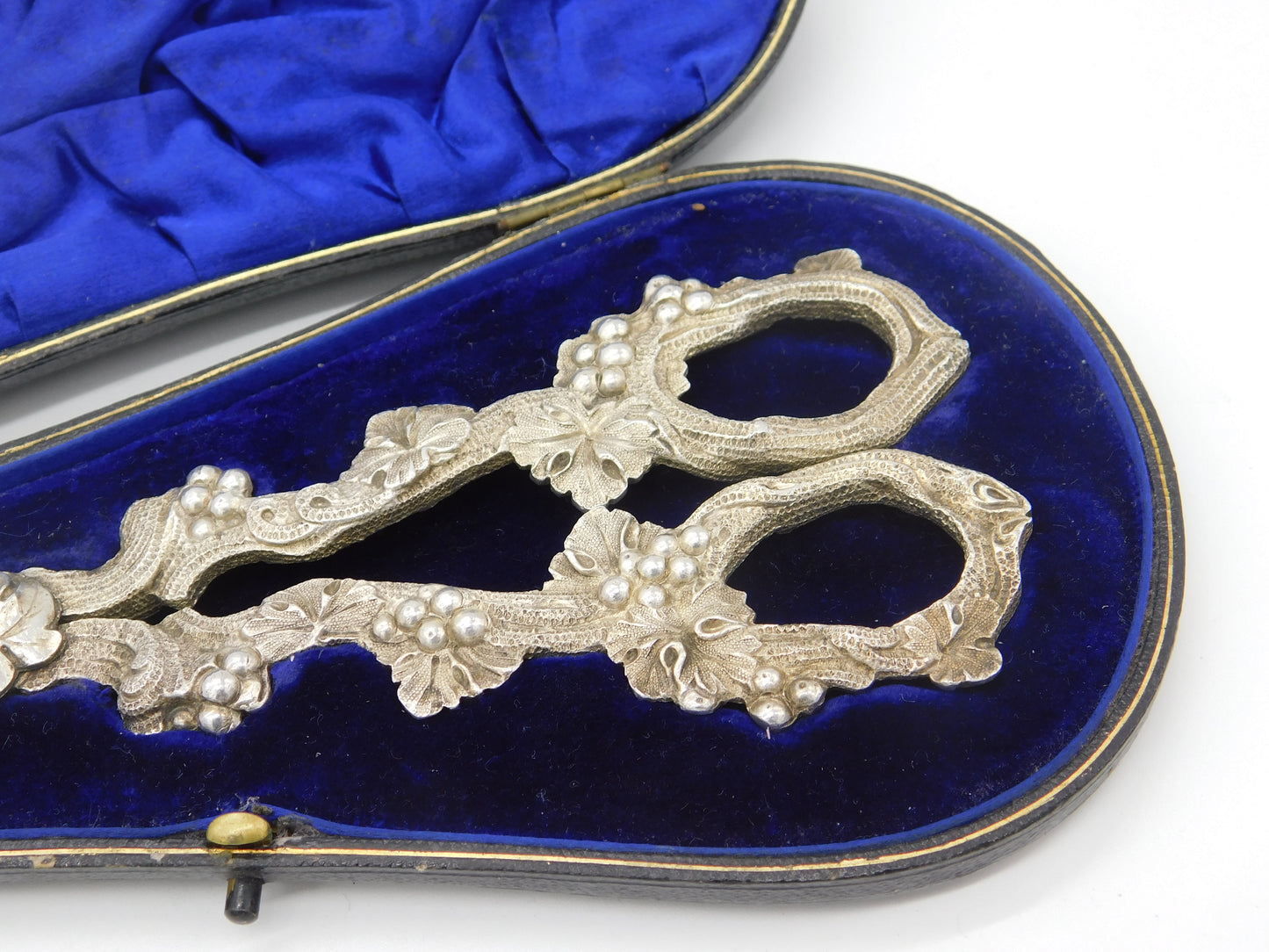 Boxed Edwardian Pair of Sterling Silver Floral Grape Scissors Antique 1909 London