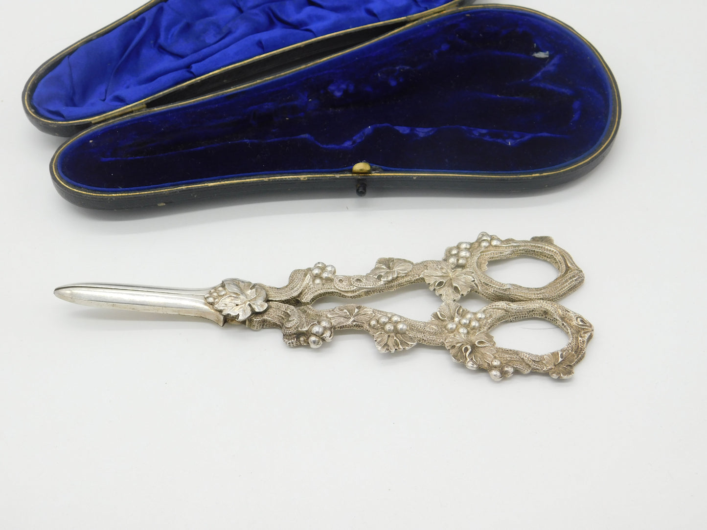 Boxed Edwardian Pair of Sterling Silver Floral Grape Scissors Antique 1909 London