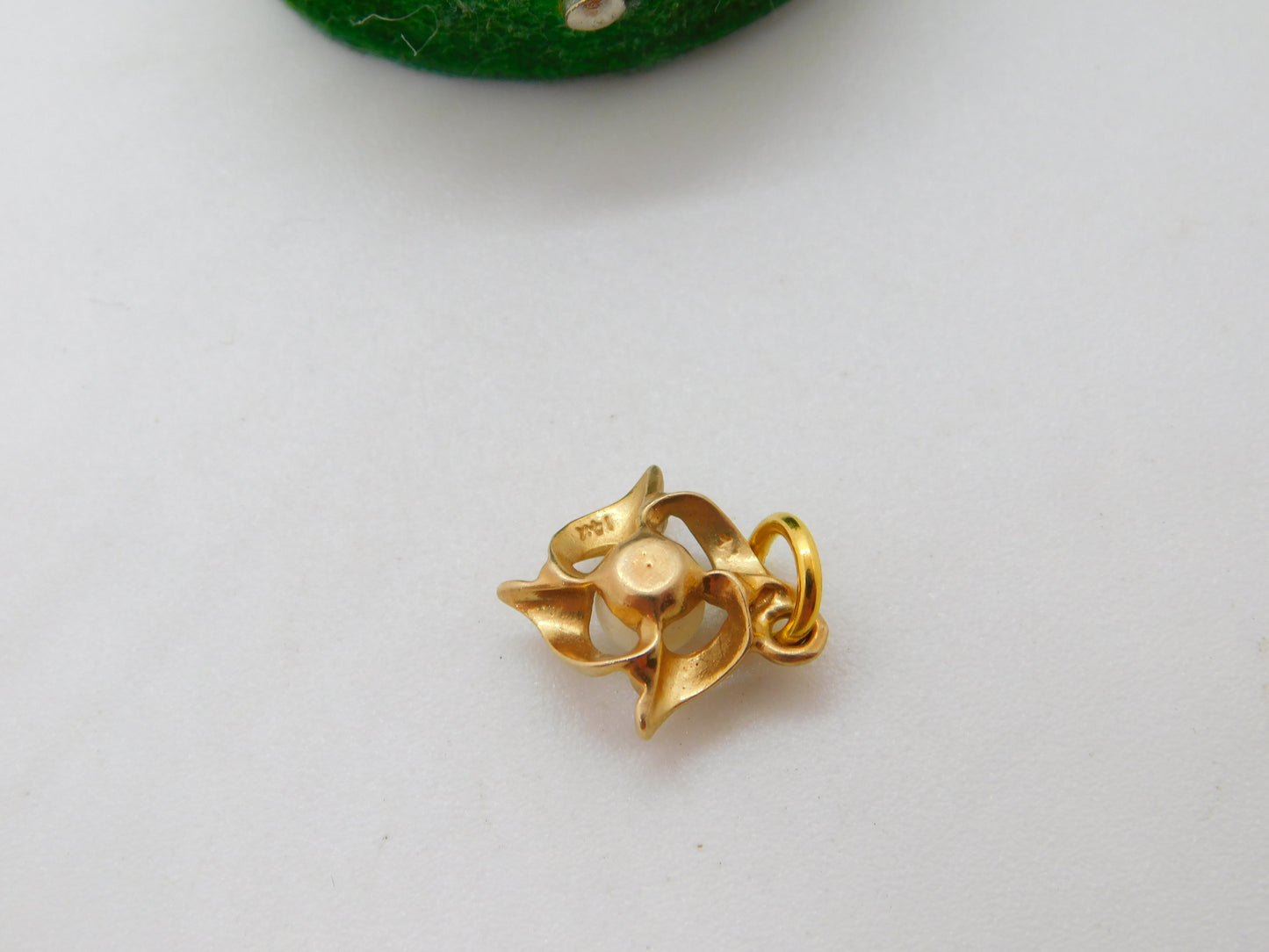 14ct Yellow Gold Pearl Set Floral Drop Pendant Vintage c1980