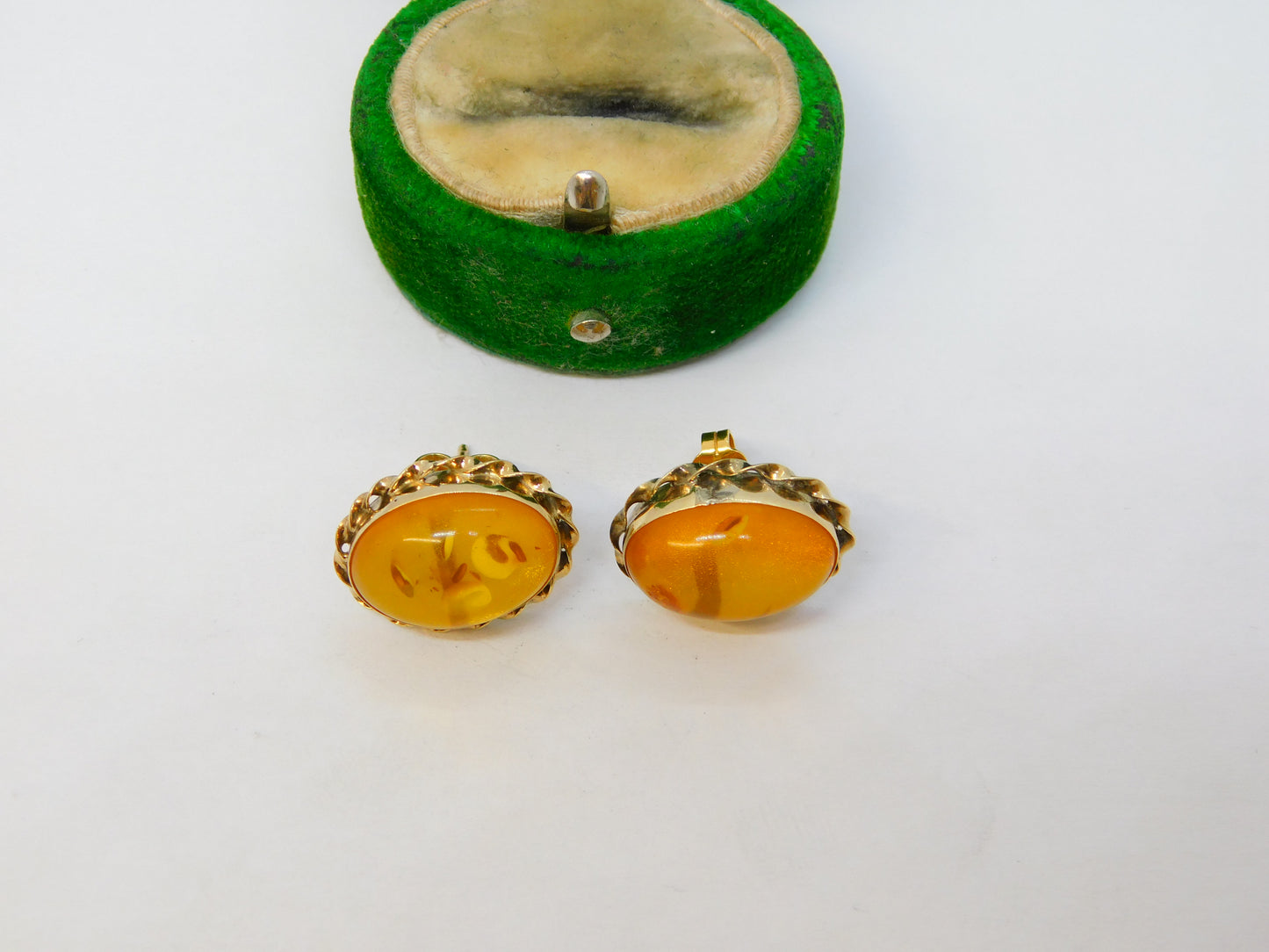 9ct Yellow Gold Cabochon Baltic Amber Set Stud Earrings Vintage c1970