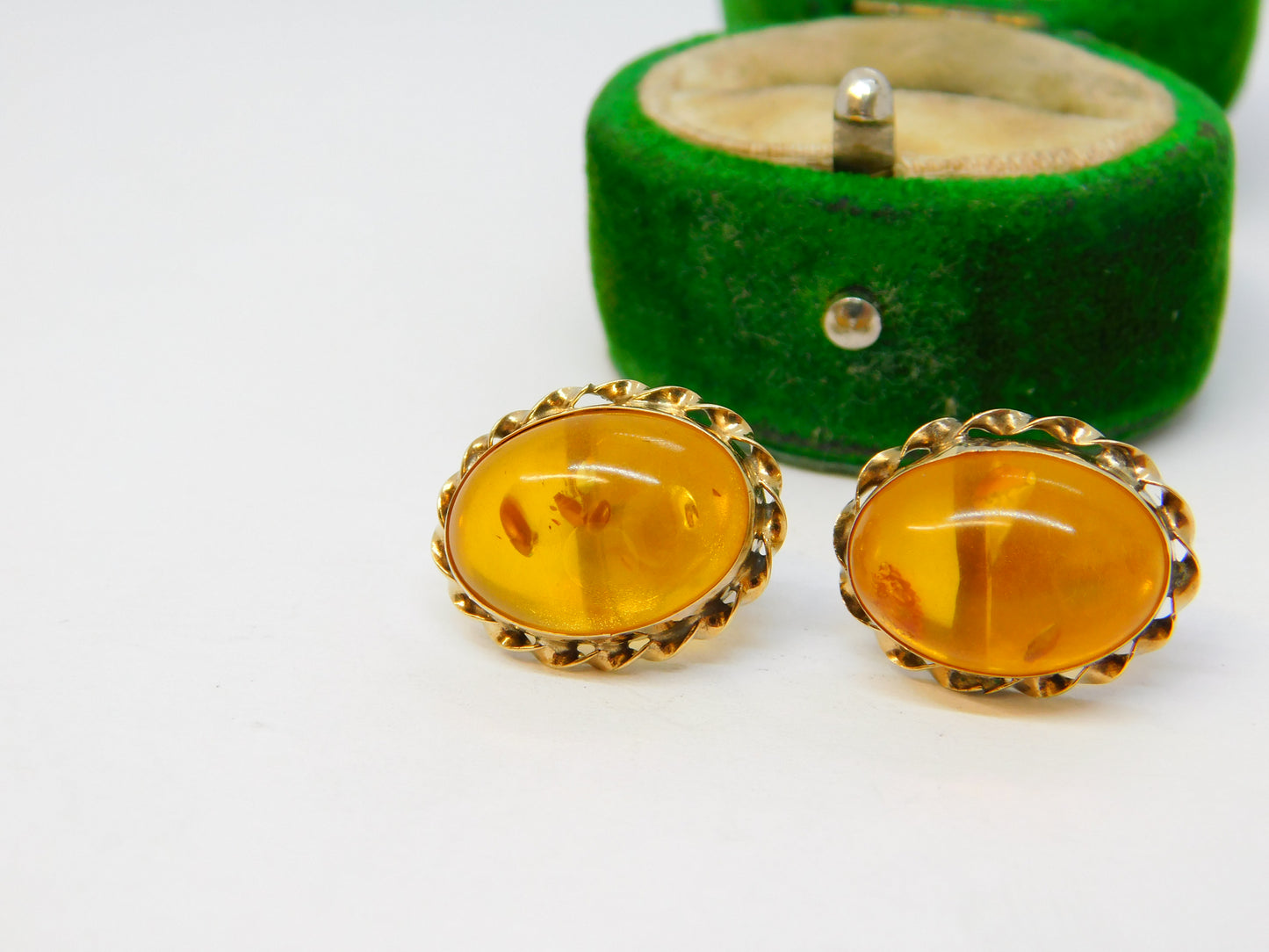 9ct Yellow Gold Cabochon Baltic Amber Set Stud Earrings Vintage c1970