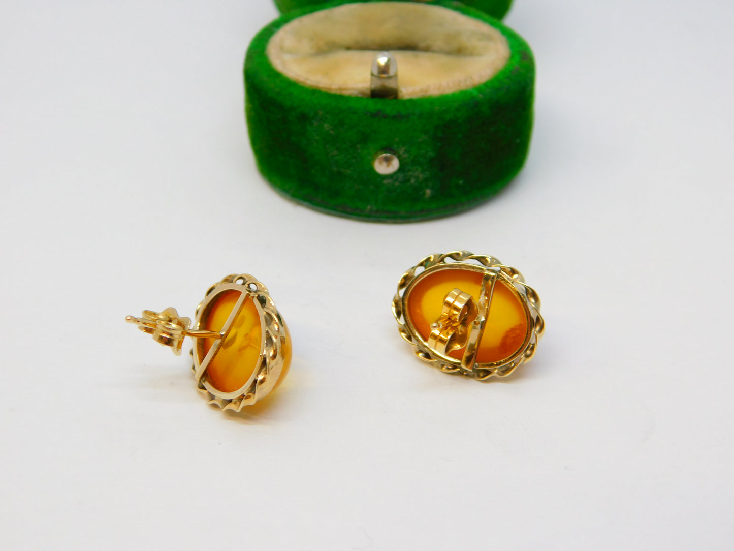 9ct Yellow Gold Cabochon Baltic Amber Set Stud Earrings Vintage c1970