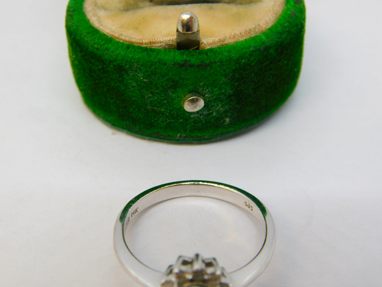14ct White Gold, 0.5ct Emerald & Diamond Floral Engagement Ring Vintage c1980