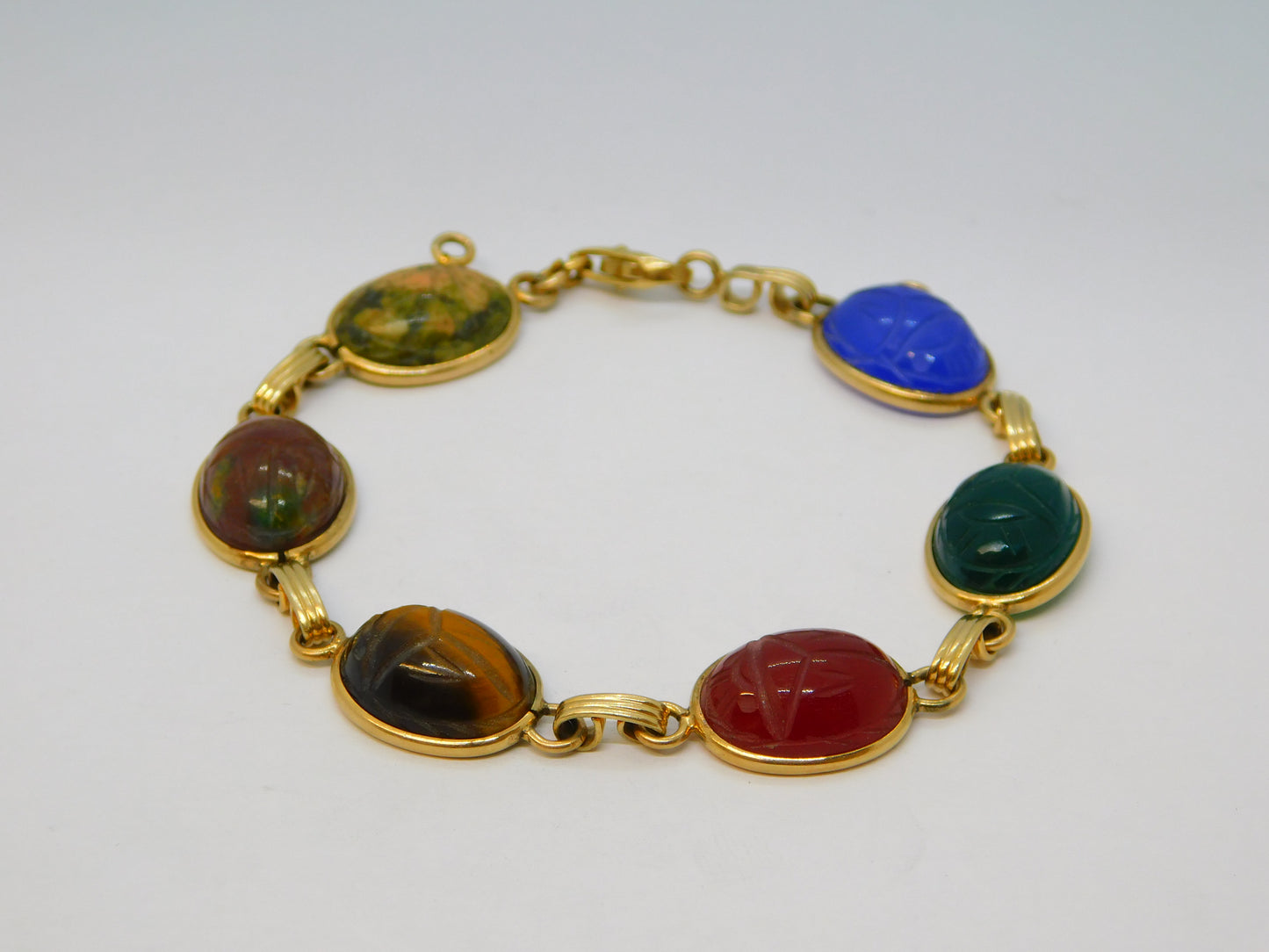 9ct Gold Egyptian Revival Carved Stone Scarab Beetle Bracelet Vintage c1960