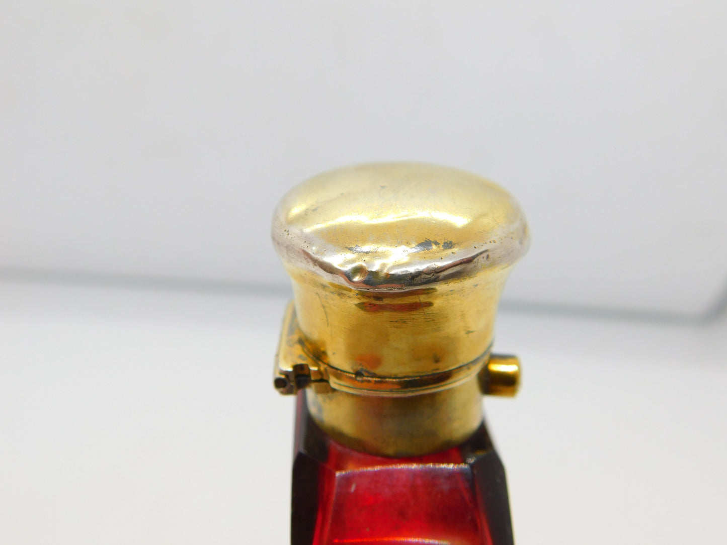 Victorian Sterling Silver Gilt Cranberry Glass Vinaigrette Scent Bottle Antique 1866 Birmingham