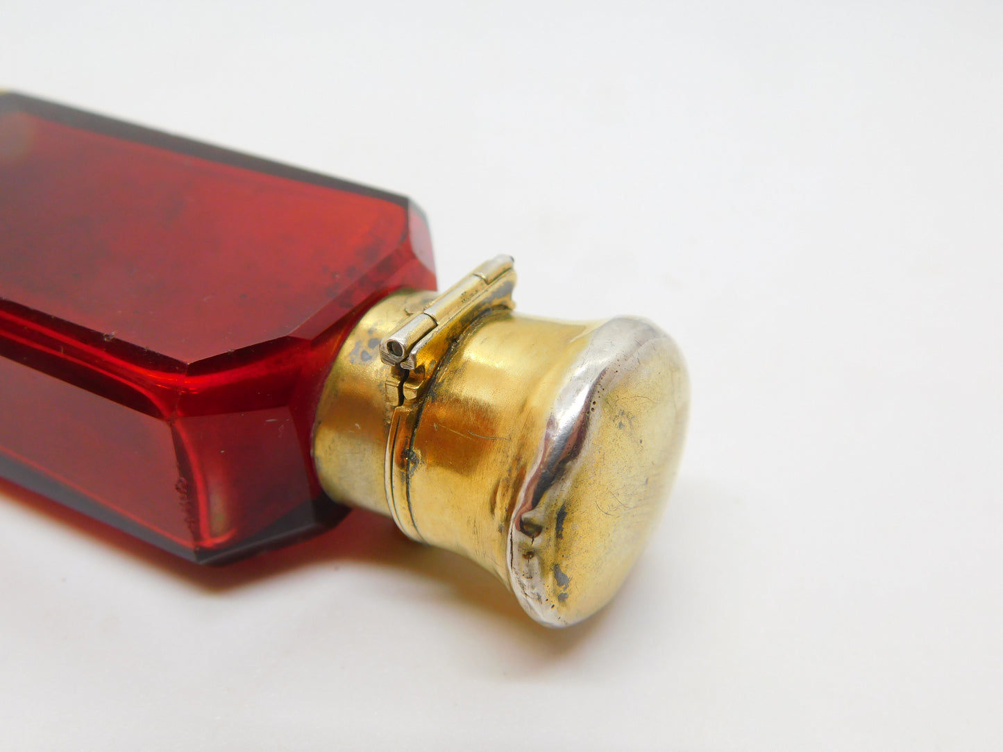 Victorian Sterling Silver Gilt Cranberry Glass Vinaigrette Scent Bottle Antique 1866 Birmingham