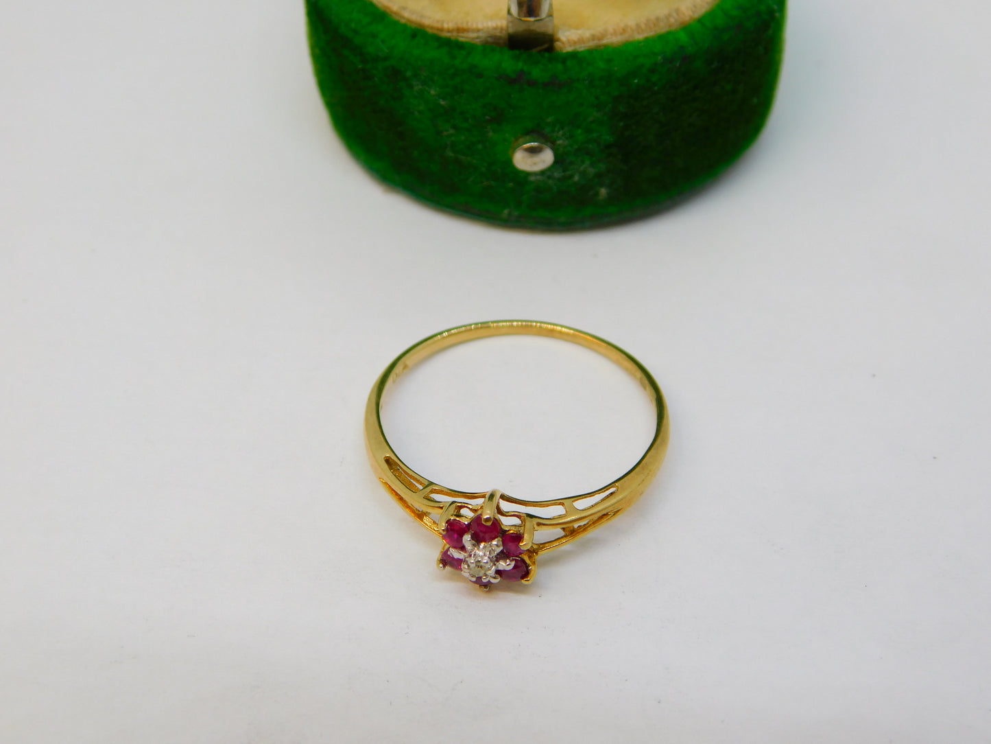 9ct Yellow Gold, Ruby & Diamond Floral Cluster Ring Vintage c1990 Sheffield