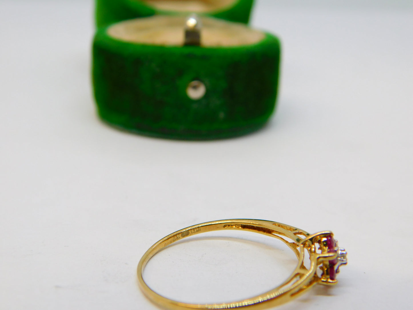 9ct Yellow Gold, Ruby & Diamond Floral Cluster Ring Vintage c1990 Sheffield