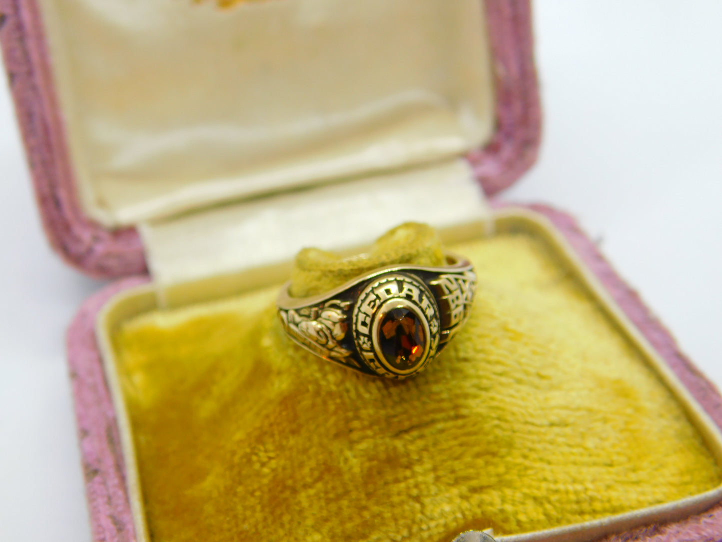 10ct Yellow Gold & Citrine Cedar Creek College LA Graduation Ring Vintage 1982