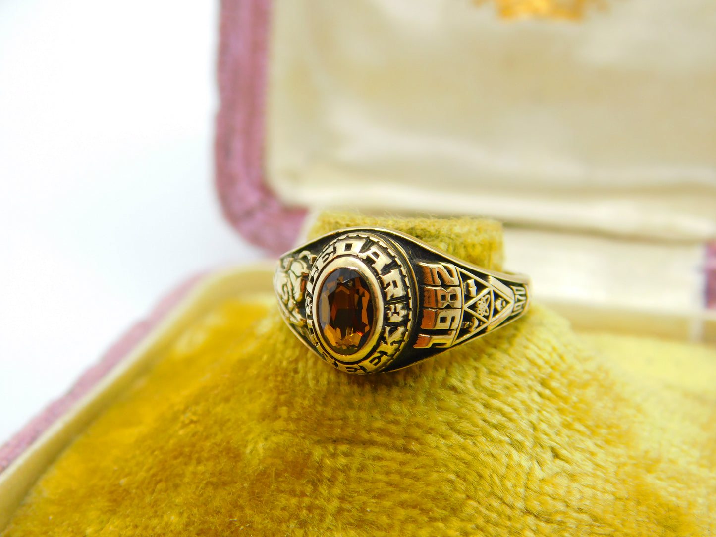 10ct Yellow Gold & Citrine Cedar Creek College LA Graduation Ring Vintage 1982