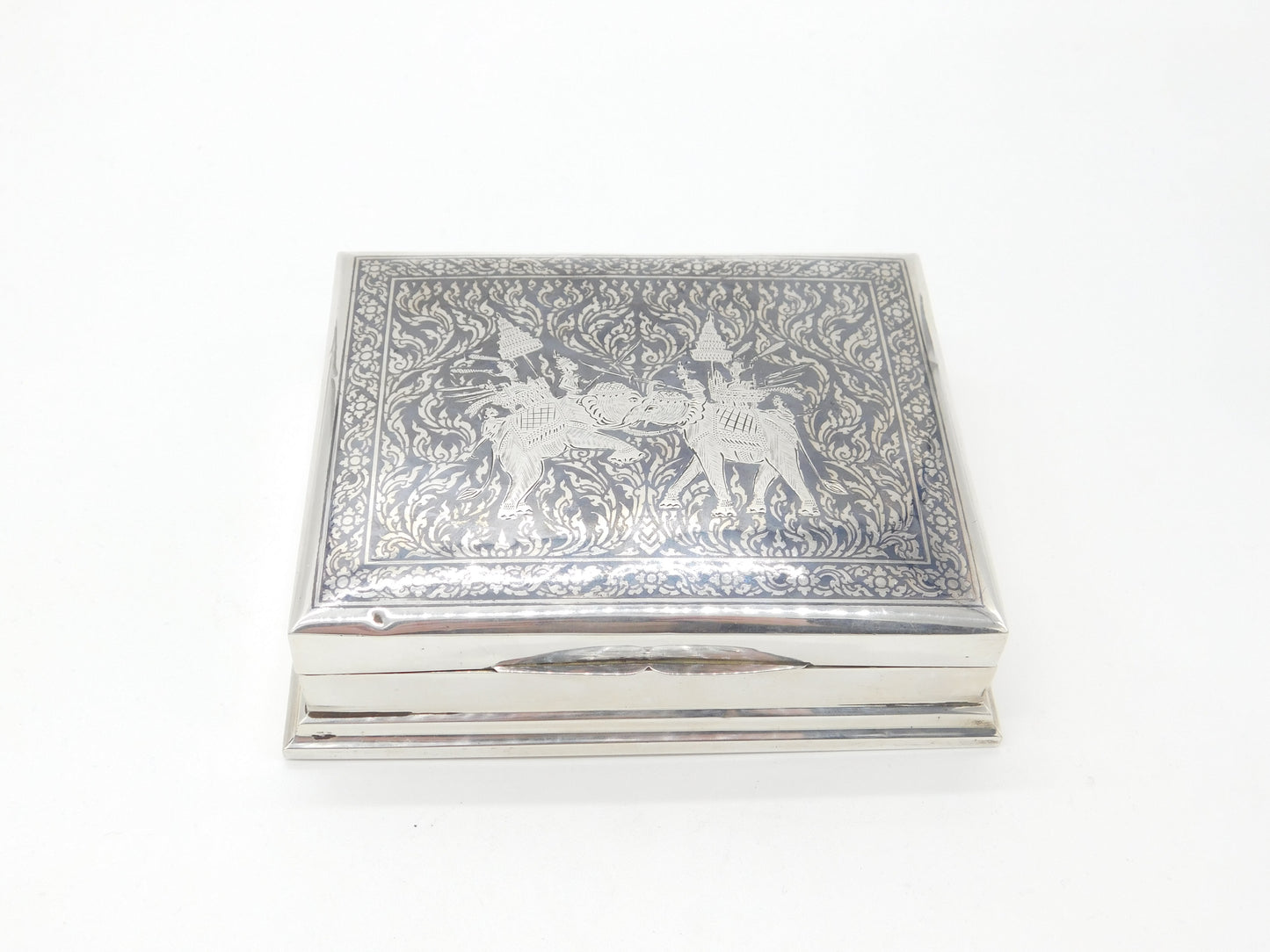 Thai Sterling Silver & Niello Enamel Fighting Elephant Cigarette Box Vintage