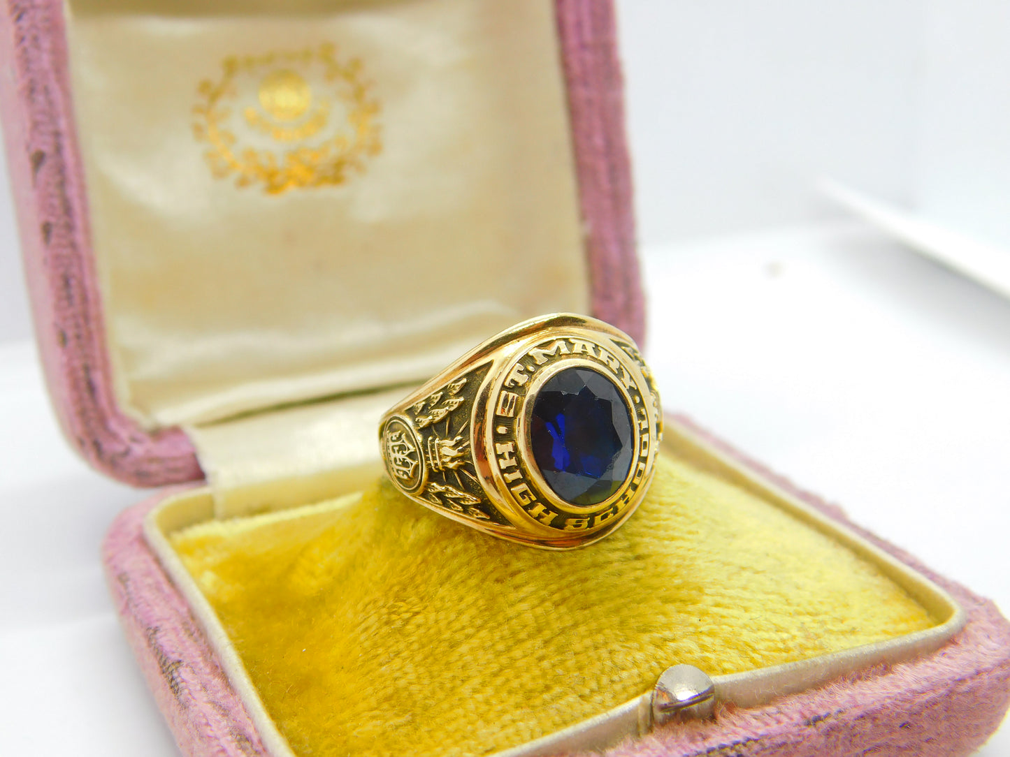 American 10ct Gold & Sapphire Paste St Mary High School Graduation Ring Class of 1965