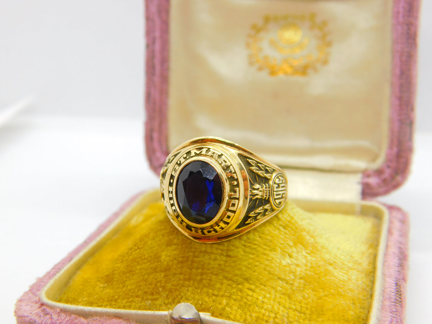 American 10ct Gold & Sapphire Paste St Mary High School Graduation Ring Class of 1965