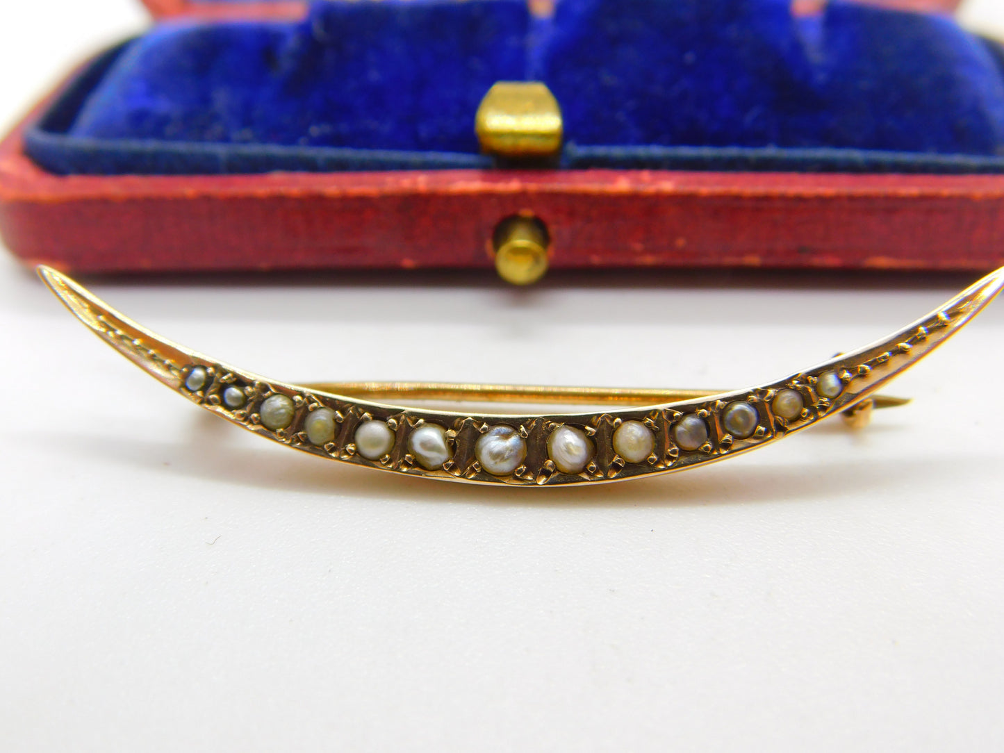 9ct Yellow Gold & Seed Pearl Crescent Moon Sweetheart Brooch Antique 1912