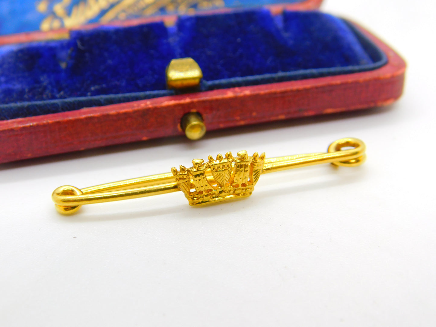 15ct Yellow Gold Crown Form Royal Navy Sweetheart Brooch Antique c1915