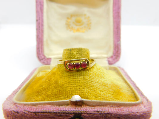 9ct Yellow Gold Three-Stone Ruby Set Crossover Ring 1981 London Vintage