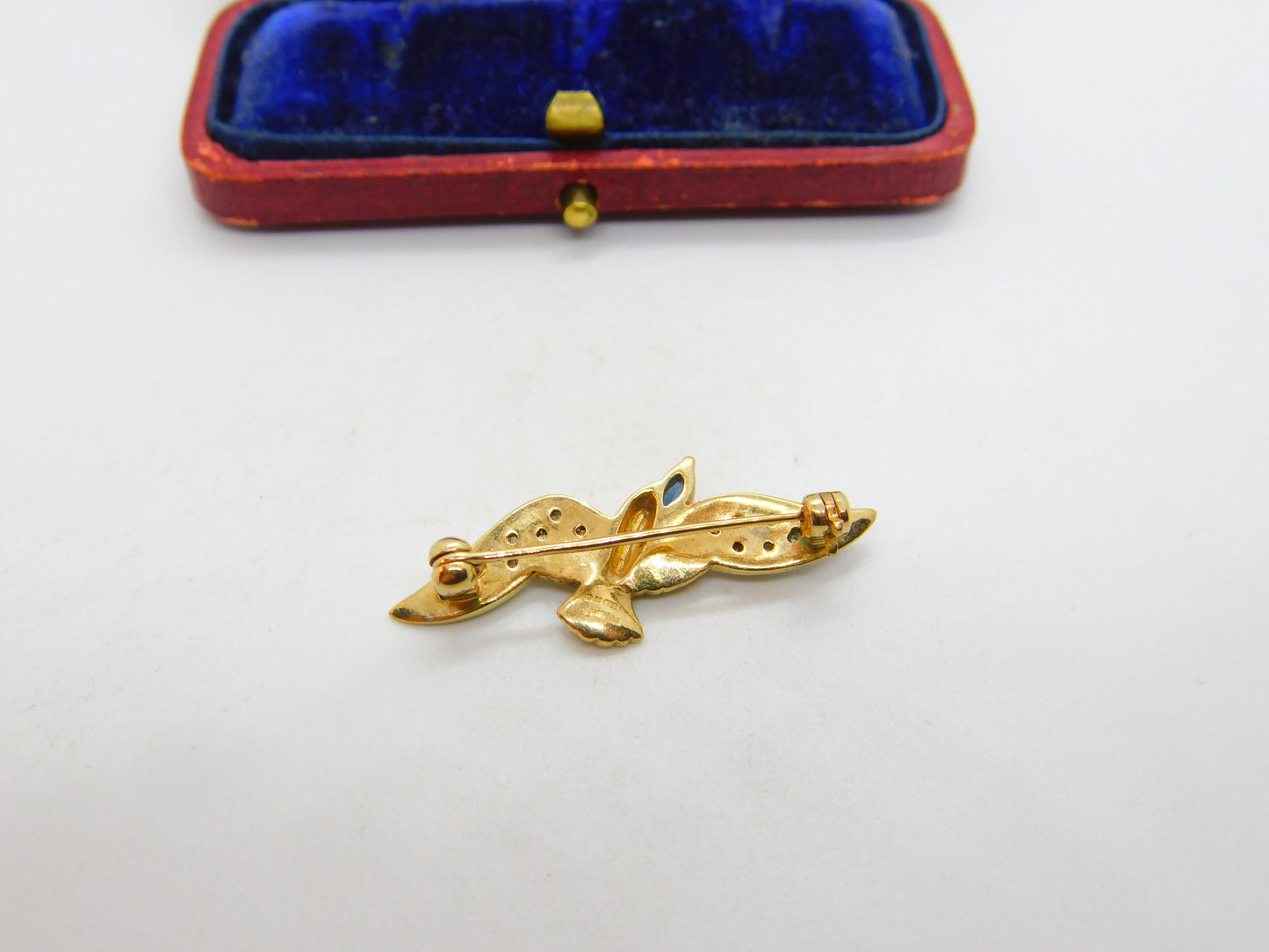 9ct Yellow Gold, Sapphire & Bird Bird in Flight Brooch 1990 London Vintage