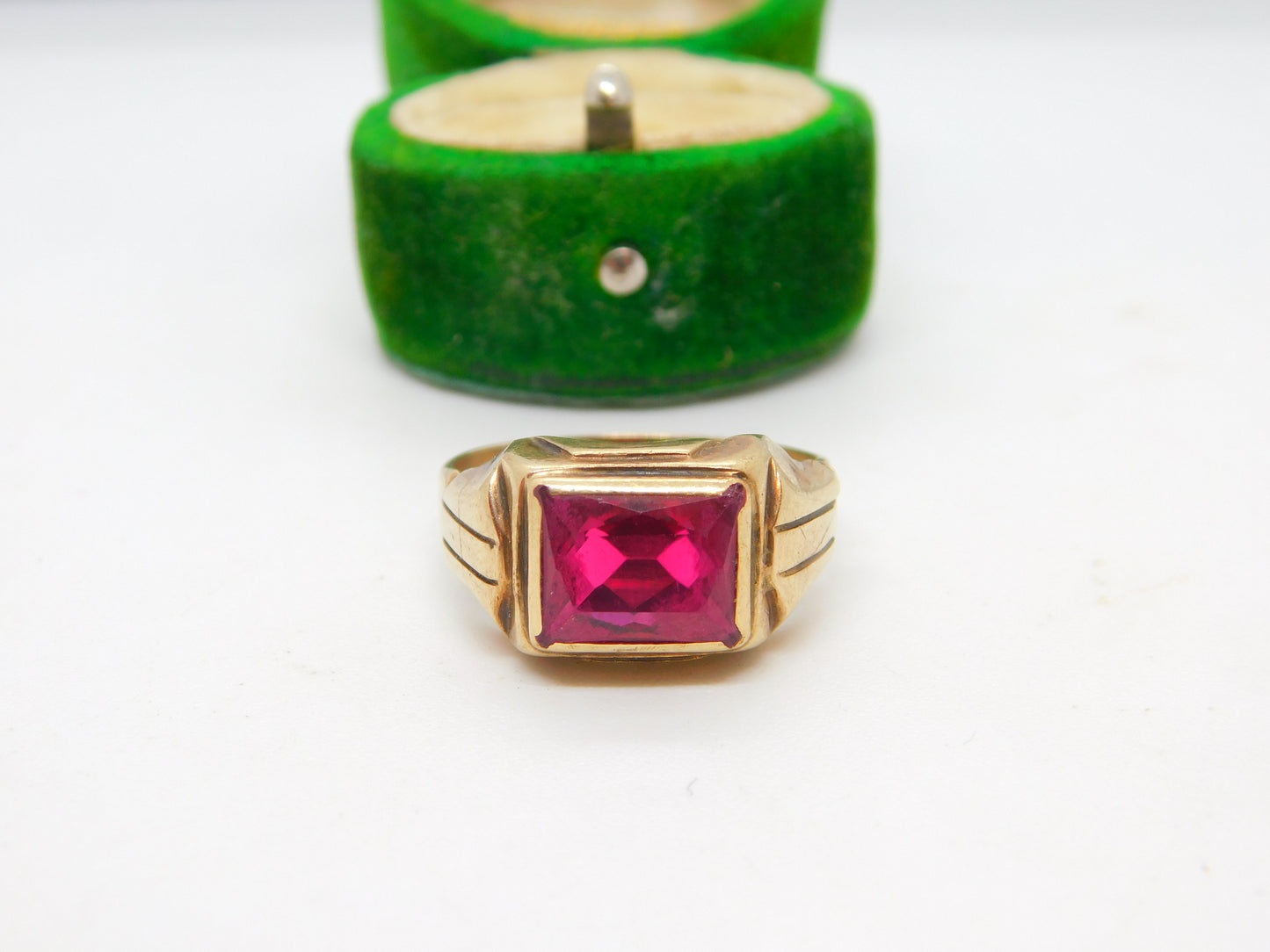 10ct Yellow Gold & 3ct Ruby Signet Ring Vintage c1960