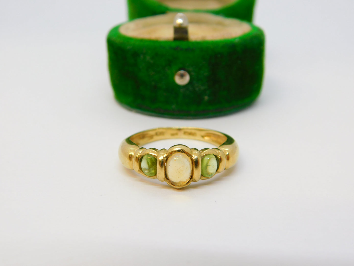 9ct Yellow Gold, Cabochon Cut Peridot & Citrine Band Ring Vintage 1997 London