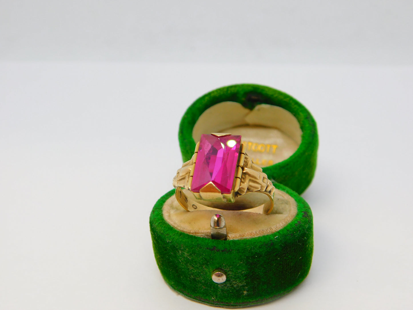 14ct Yellow Gold & Faceted Ruby Set Signet Ring Antique c1920 Art Deco