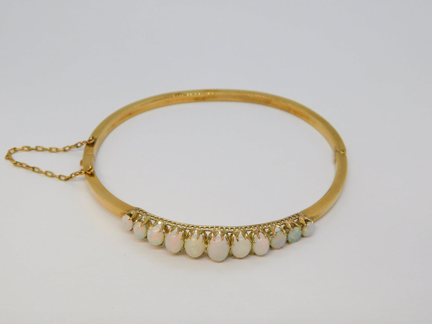 Victorian 15ct Yellow Gold Graduating Australian Opal Bangle Antique c1890