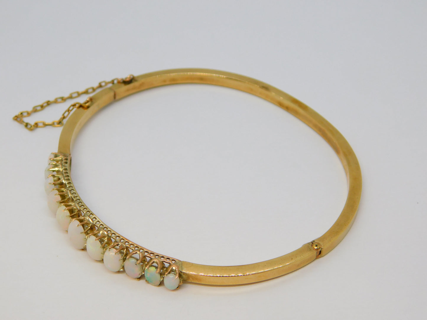 Victorian 15ct Yellow Gold Graduating Australian Opal Bangle Antique c1890