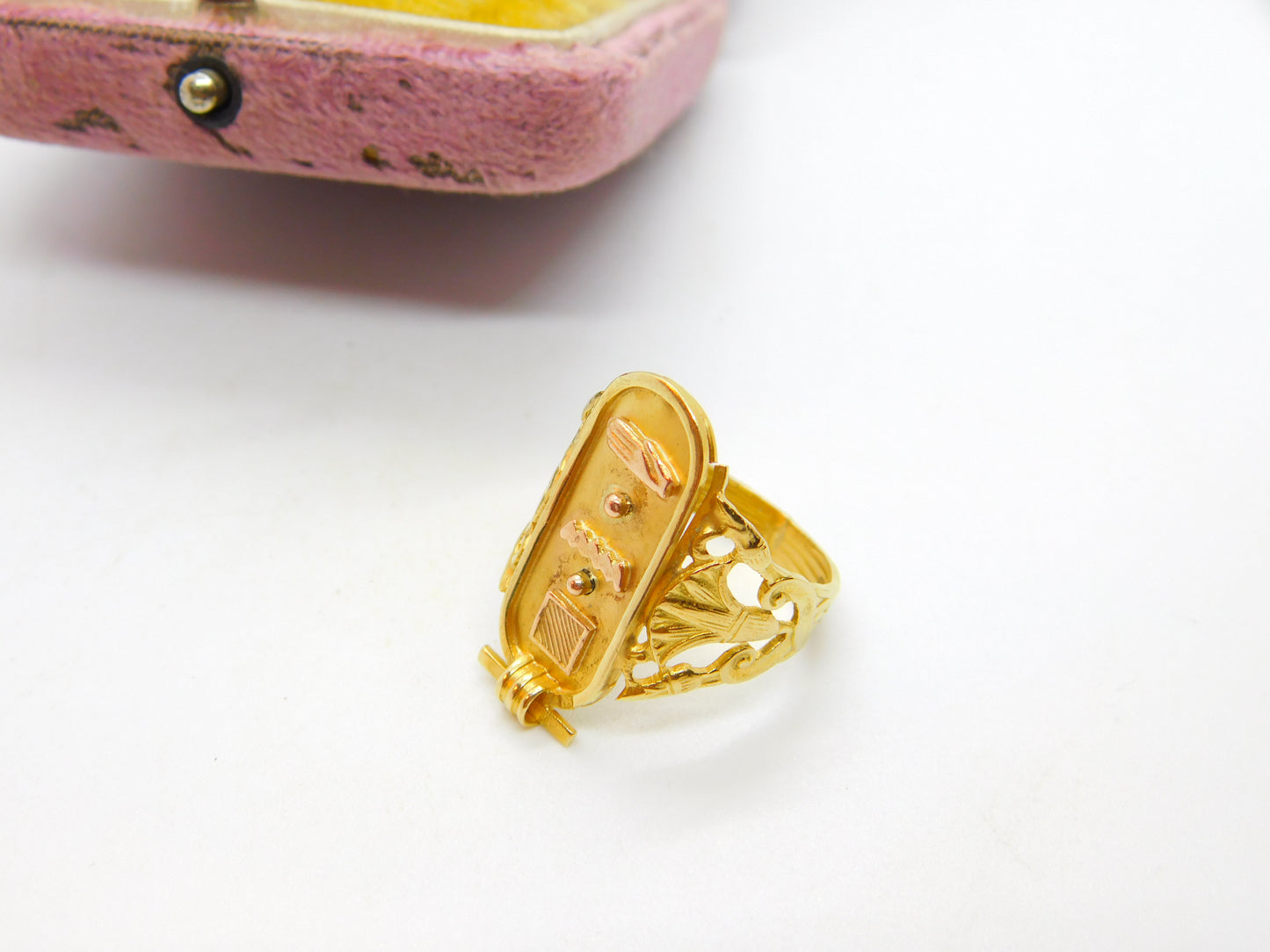 Egyptian 21ct Yellow Gold Hieroglyphics Signet Ring Antique c1920 Art Deco