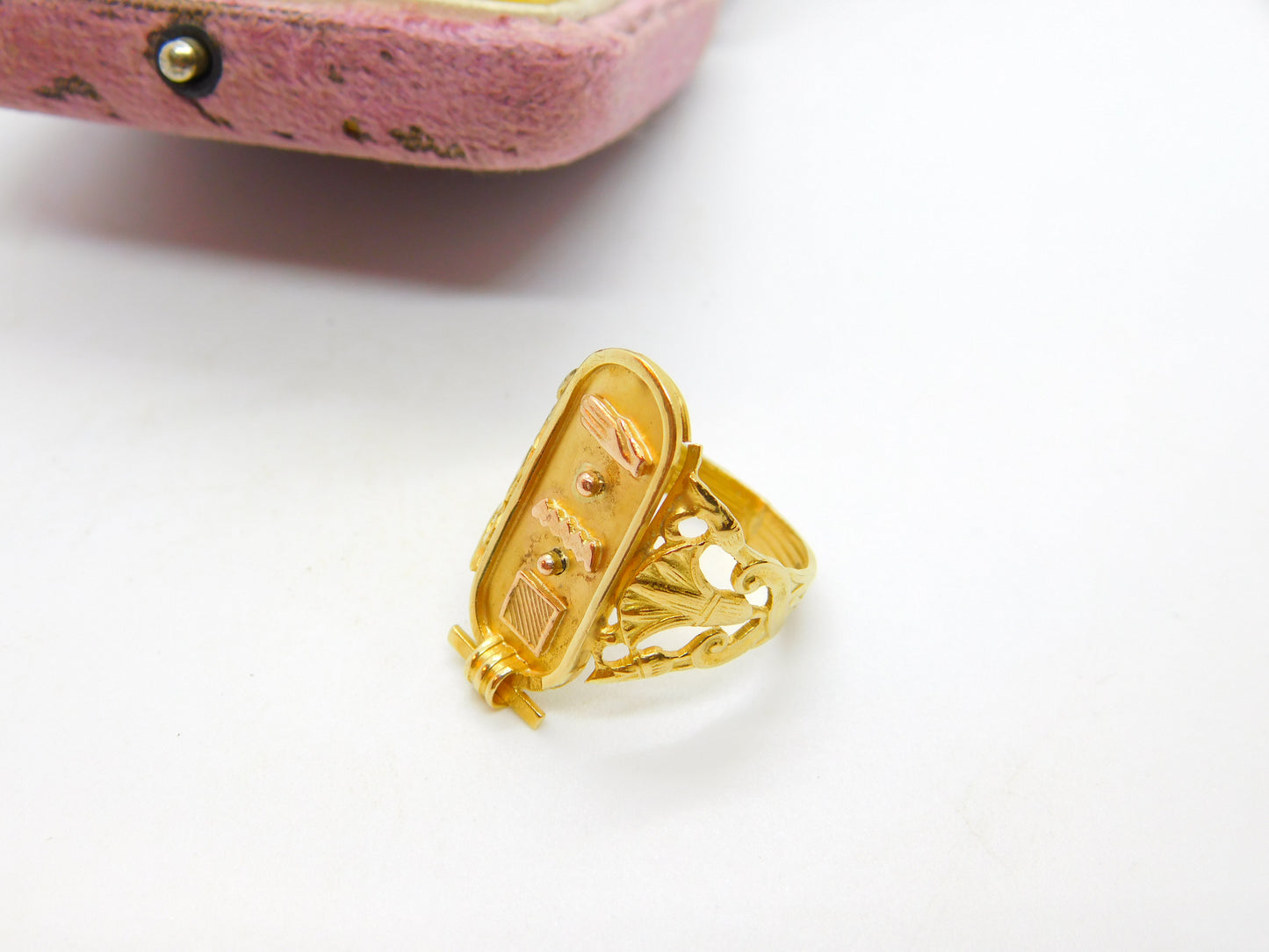 Egyptian 21ct Yellow Gold Hieroglyphics Signet Ring Antique c1920 Art Deco