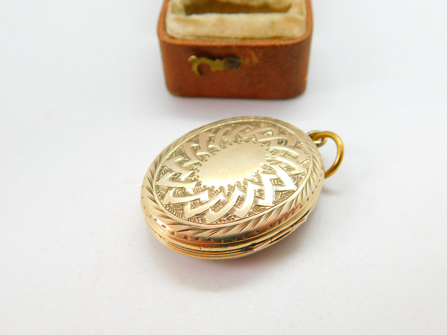 Victorian 9ct Gold Back & Front 'In Memory Of' Mourning Locket c1860 Antique