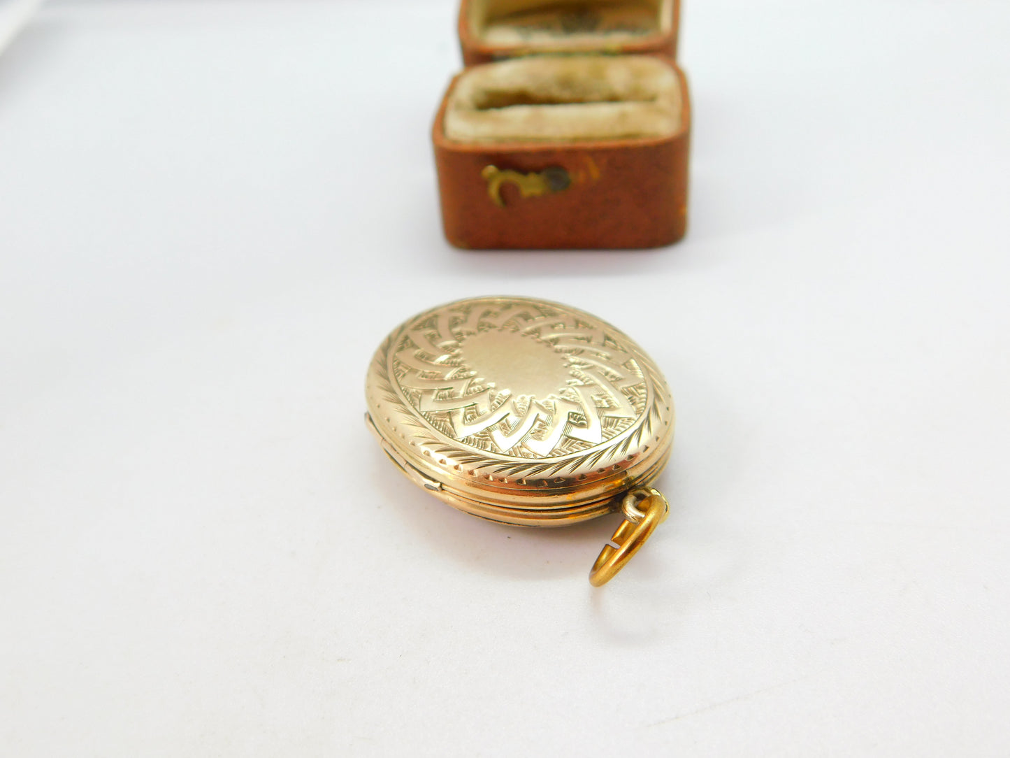 Victorian 9ct Gold Back & Front 'In Memory Of' Mourning Locket c1860 Antique