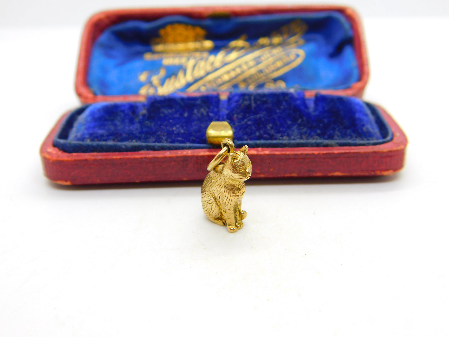 9ct Yellow Gold Sitting Cat or Kitten Charm Pendant 1987 Birmingham Vintage