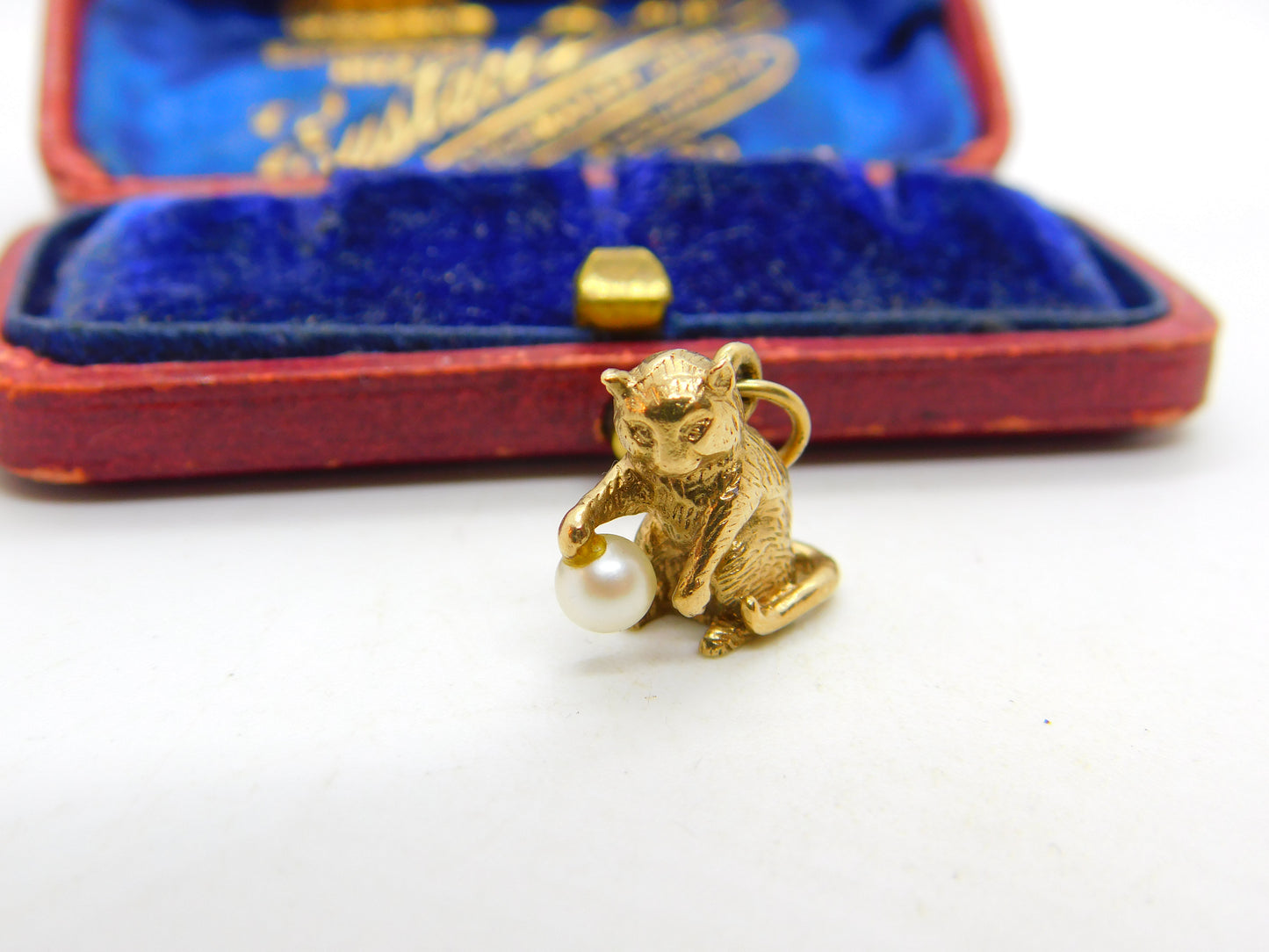 9ct Yellow Gold Kitten Playing with Pearl Ball 1966 London Vintage