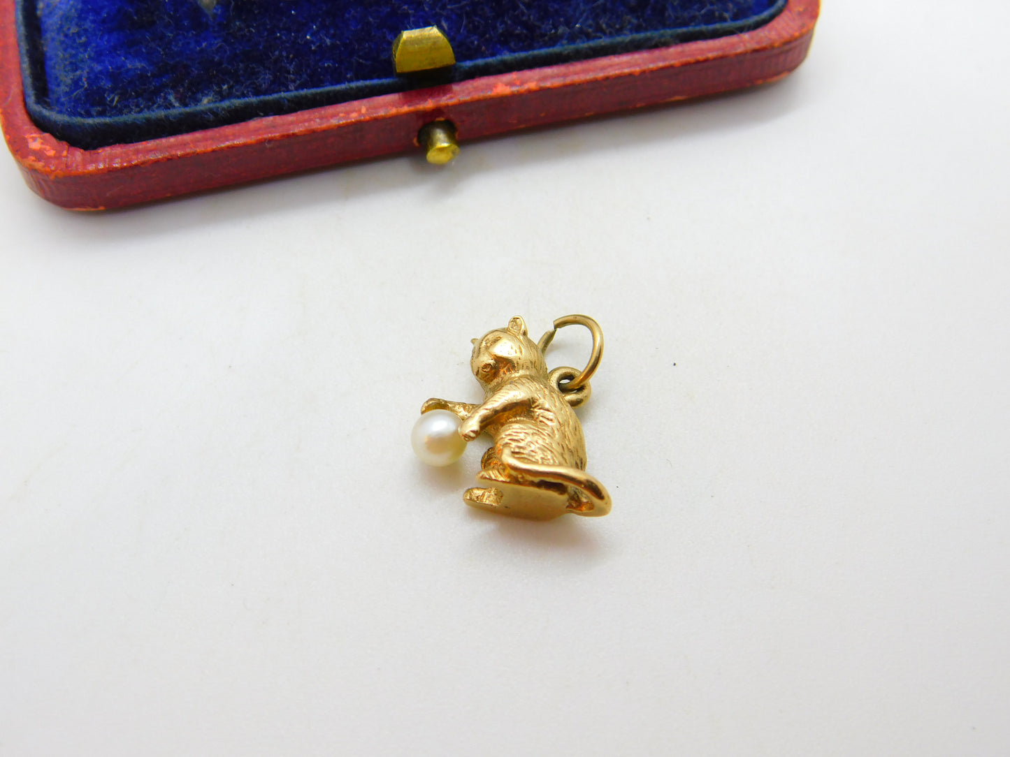 9ct Yellow Gold Kitten Playing with Pearl Ball 1966 London Vintage