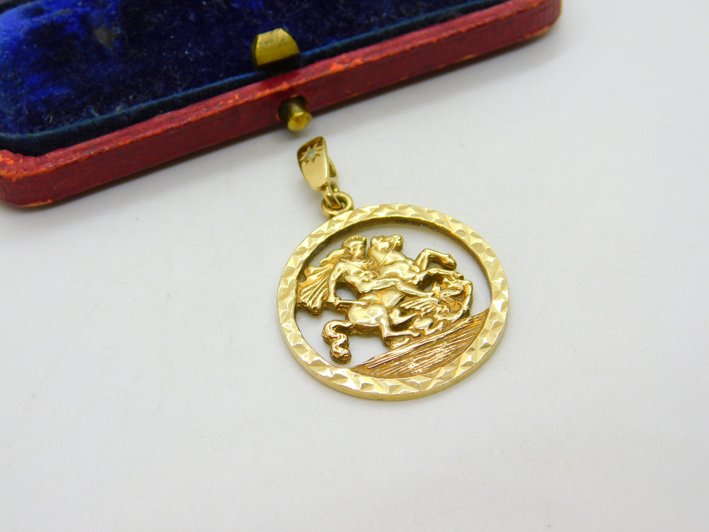 9ct Yellow Gold St George & the Dragon Pendant Vintage c1970 Sheffield