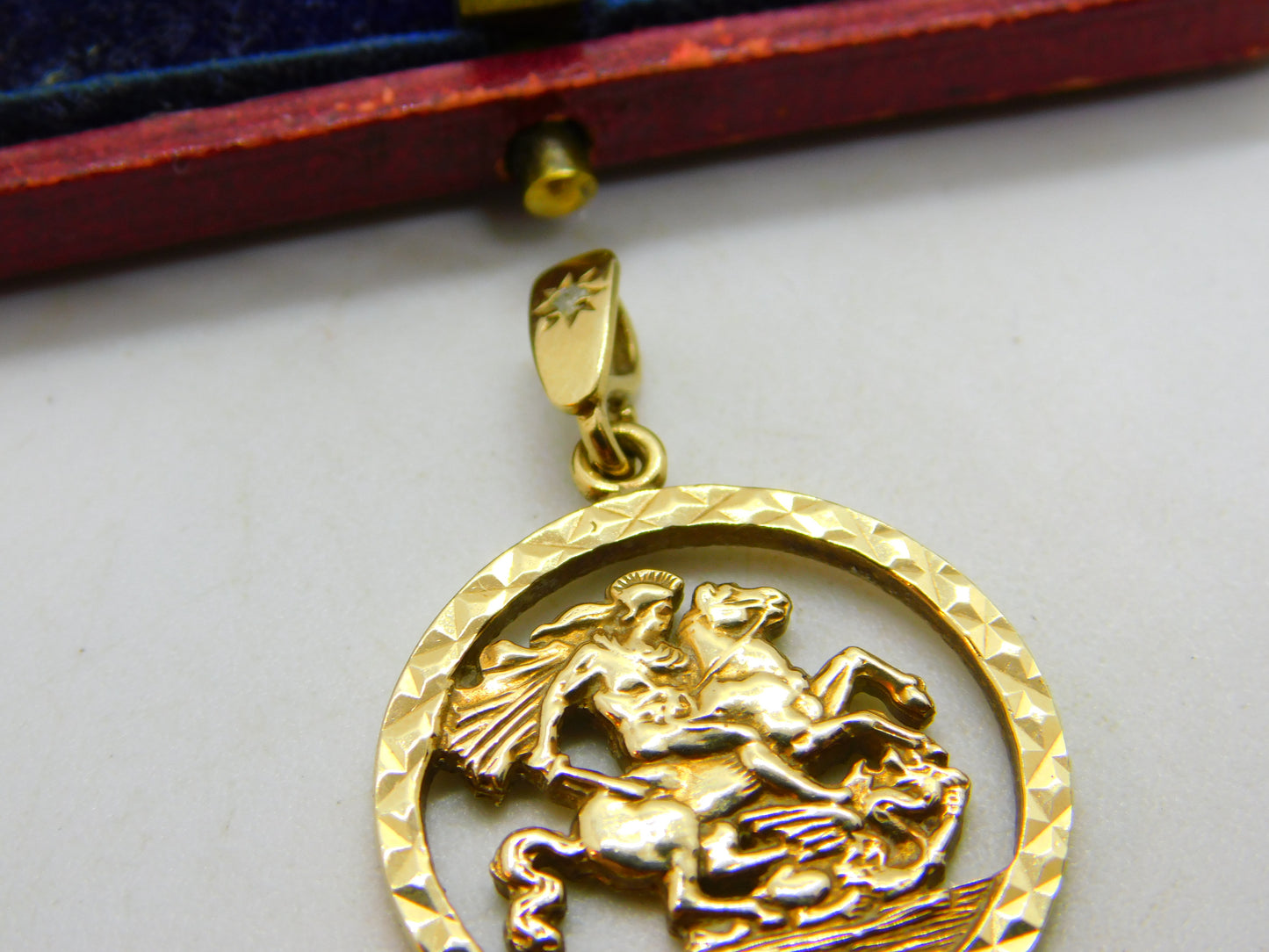 9ct Yellow Gold St George & the Dragon Pendant Vintage c1970 Sheffield