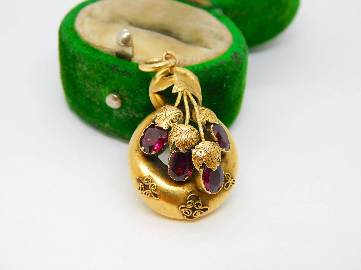 Victorian 18ct Yellow Gold & Almandine Garnet Floral Drop Pendant Antique c1860