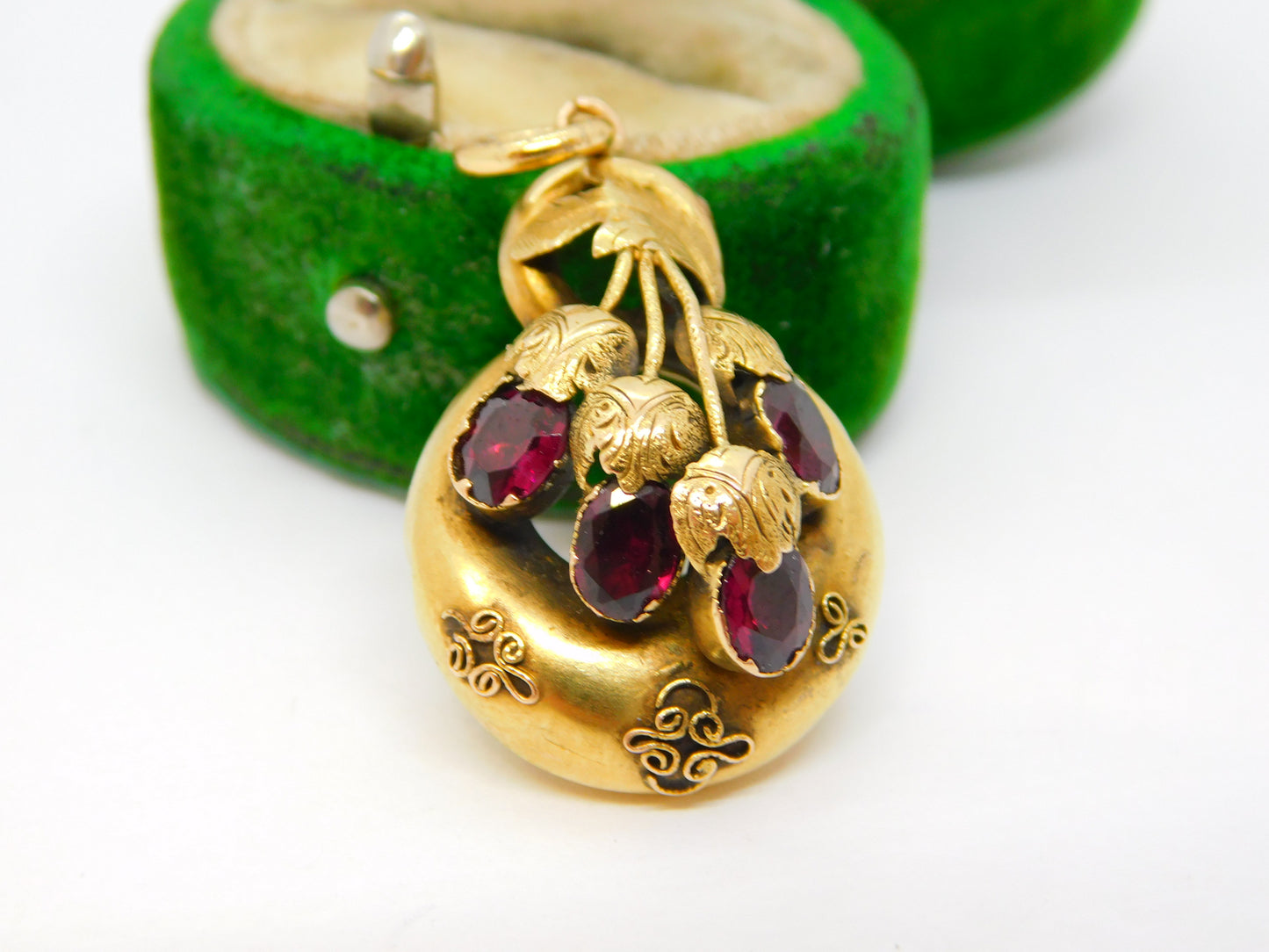 Victorian 18ct Yellow Gold & Almandine Garnet Floral Drop Pendant Antique c1860