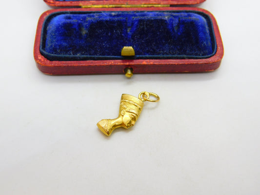 18ct Yellow Gold Egyptian Nefertiti  Pharaoh Charm Pendant Vintage c1970