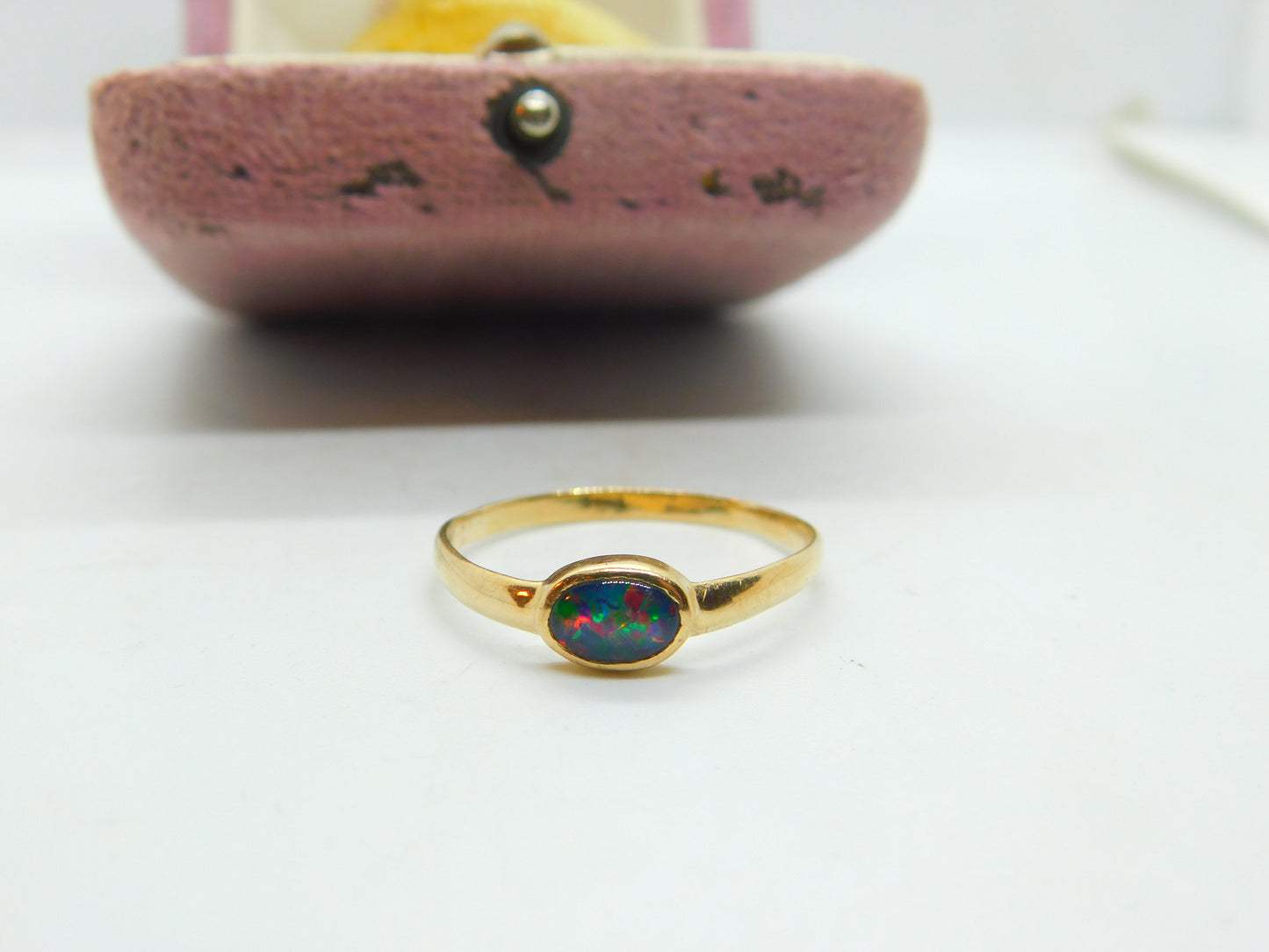 9ct Yellow Gold & Cabochon Opal Band Ring Vintage 1982 London Size X 1/2