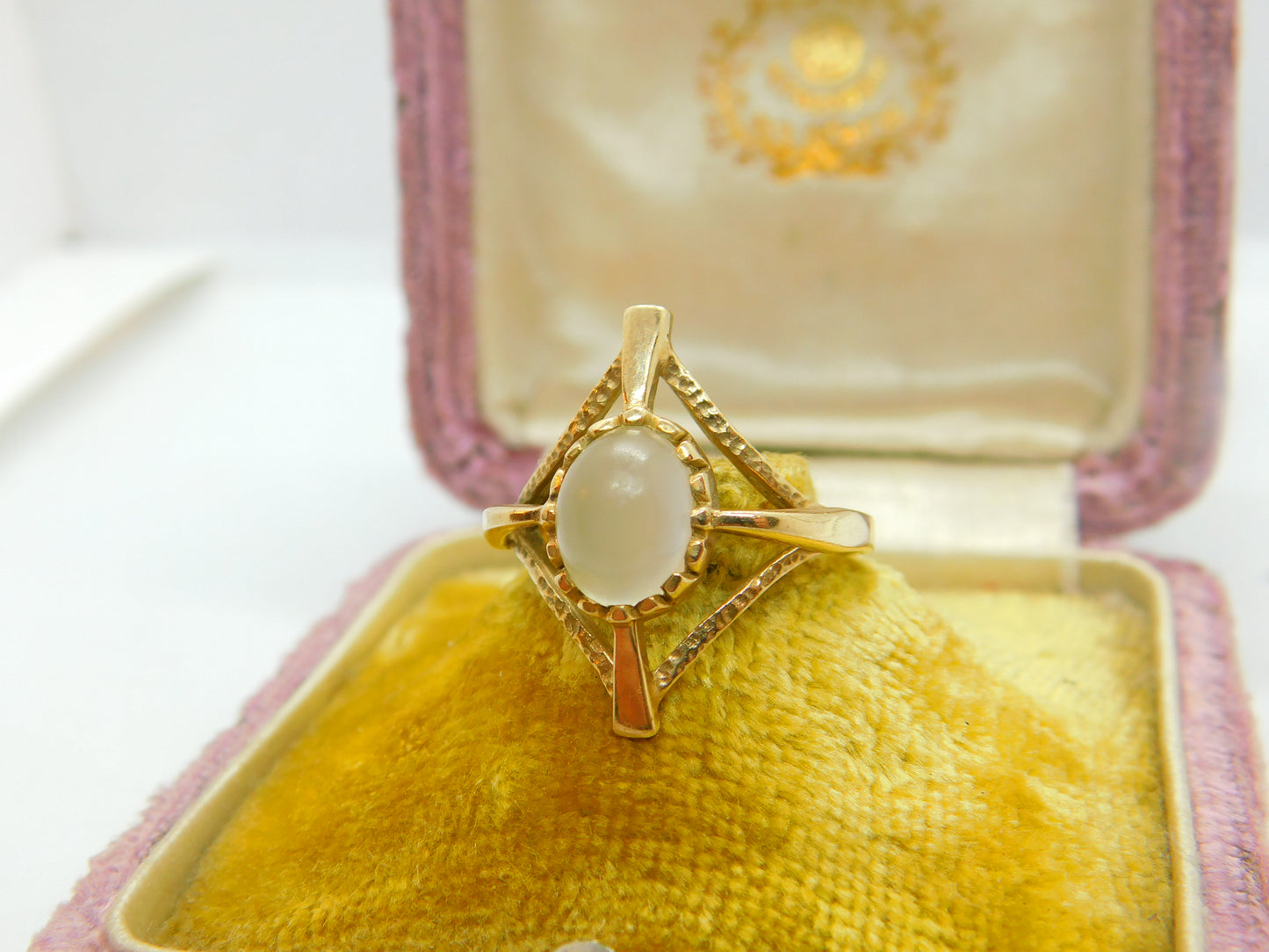 9ct Yellow Gold & Cabochon Moonstone Modernist Dress Ring Vintage 1992 London