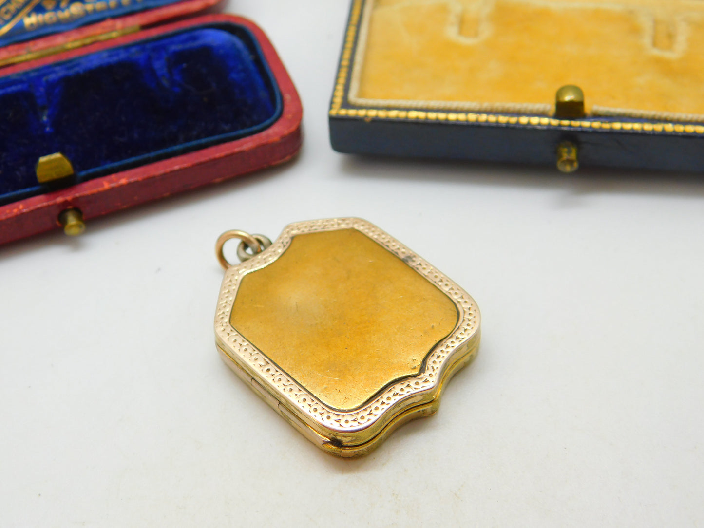 Victorian 9ct Gold Back & Front Portrait Form Locket Pendant Antique c1860