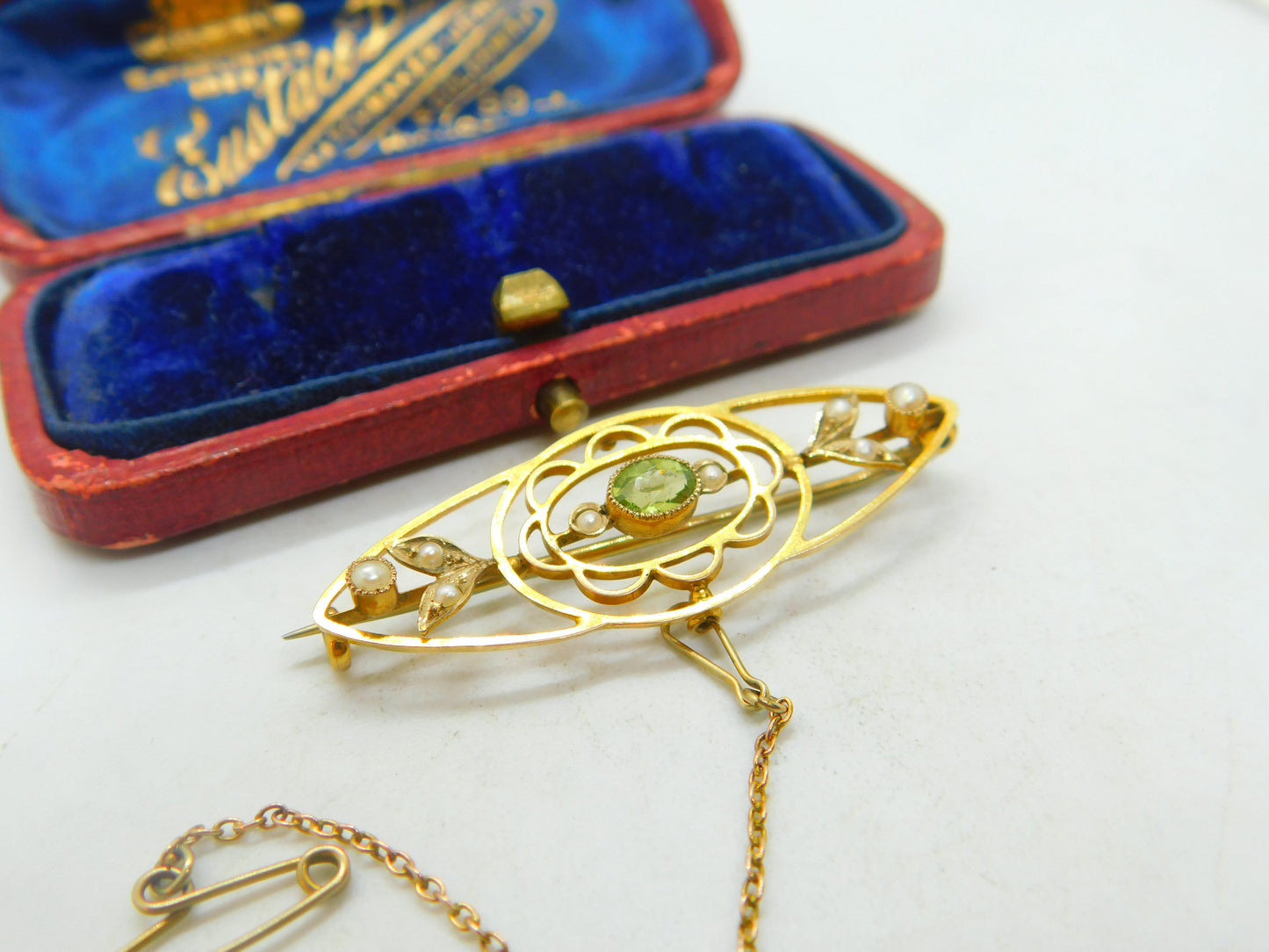 9ct Yellow Gold, Peridot & Seed Pearl Sweetheart Brooch Antique c1910 Edwardian