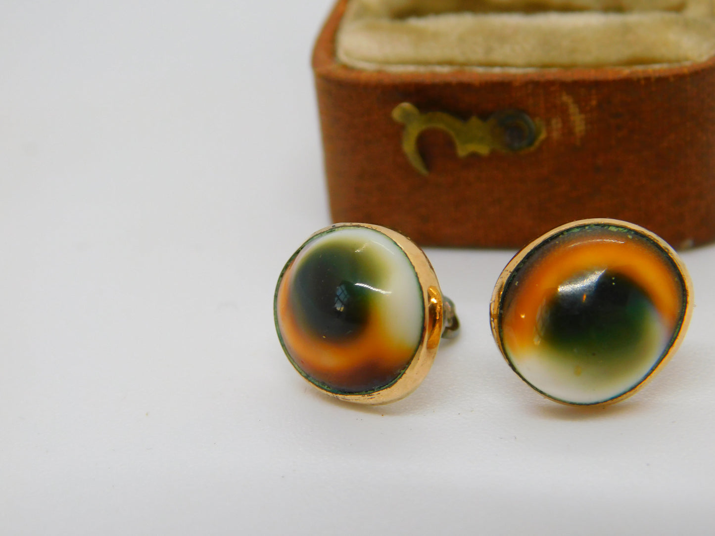 Pair of 10ct Yellow Gold Shell Set Stud Earrings Vintage c1970