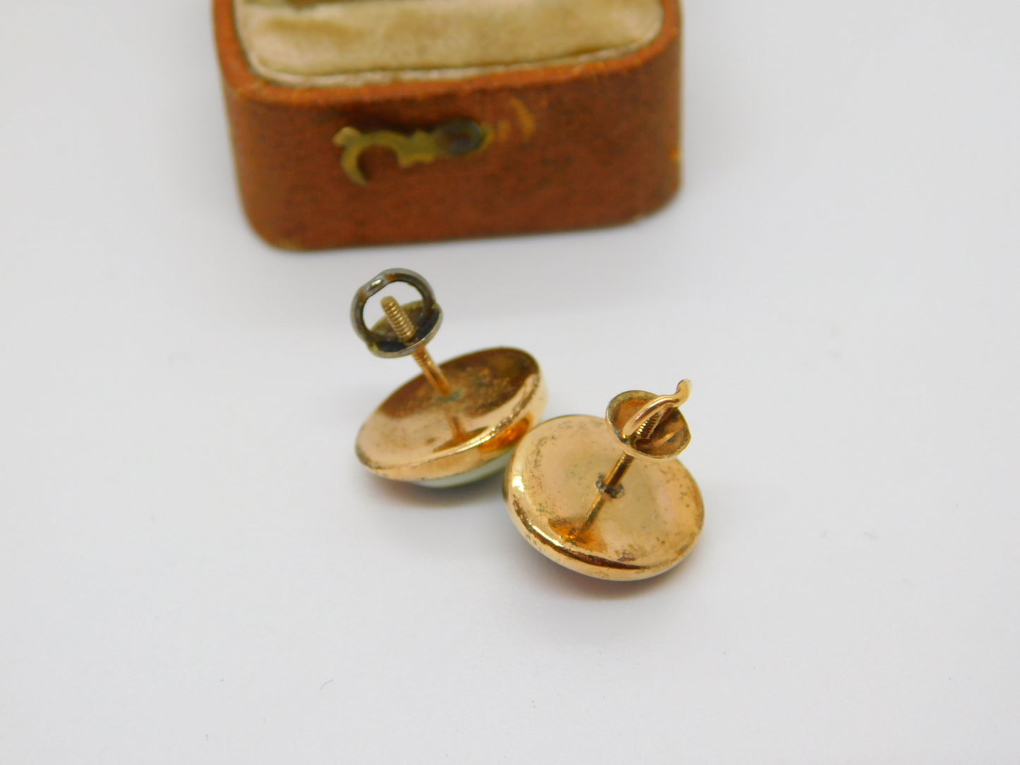 Pair of 10ct Yellow Gold Shell Set Stud Earrings Vintage c1970